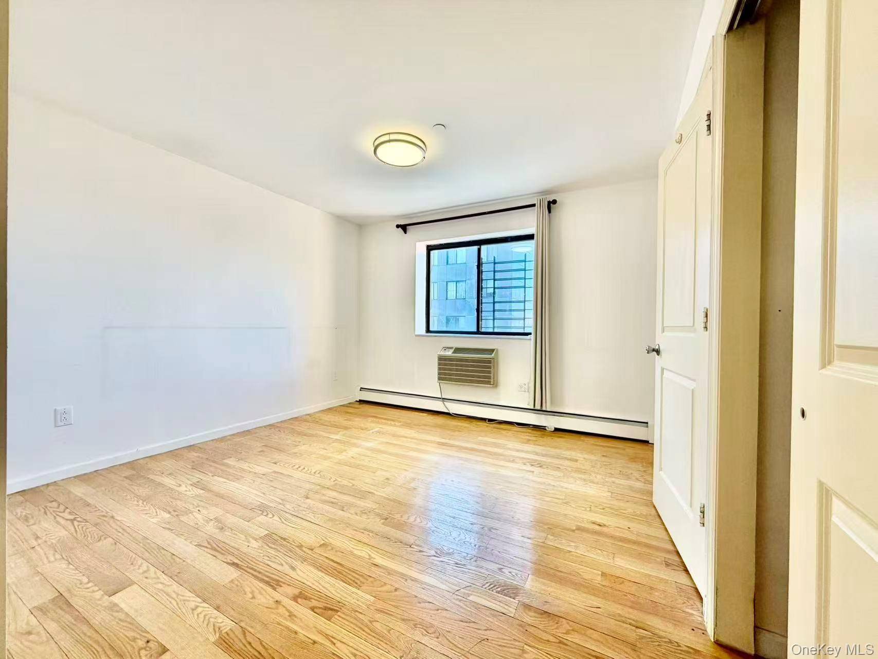 2 Bedroom Home for Sale in Elmhurst - New York - USA - 8
