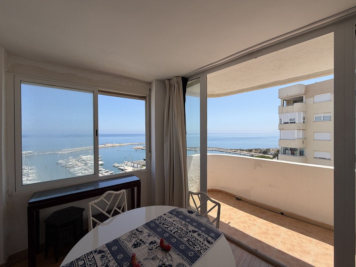 Apartamento com 2 Quartos à Venda em Estepona - Costa del Sol - 2