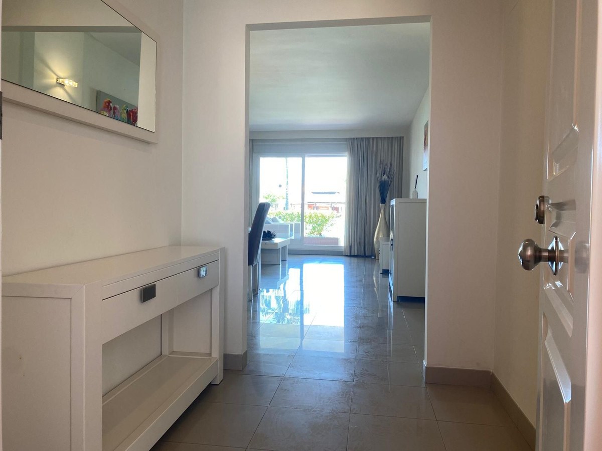 Apartamento com 2 Quartos à Venda em Estepona - Costa del Sol - 2