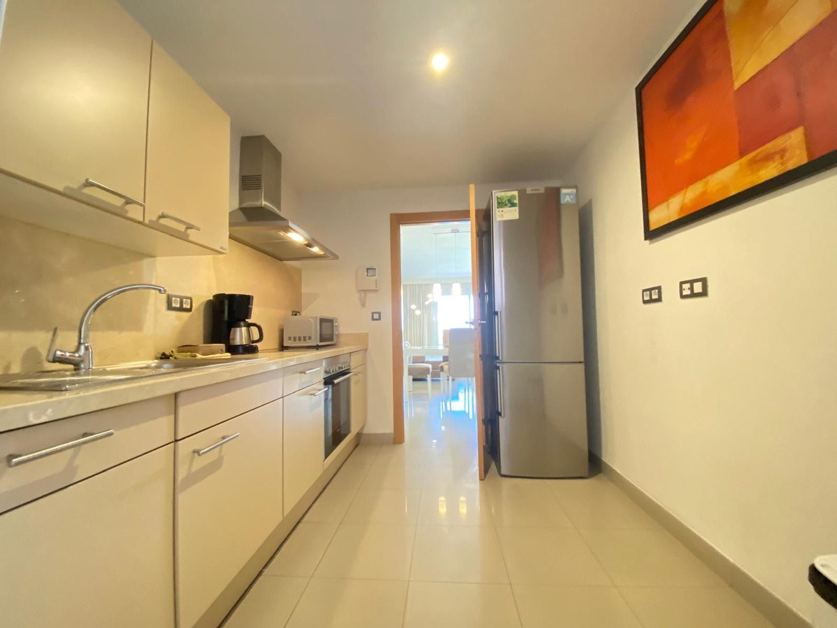 Apartamento com 2 Quartos à Venda em Estepona - Costa del Sol - 3