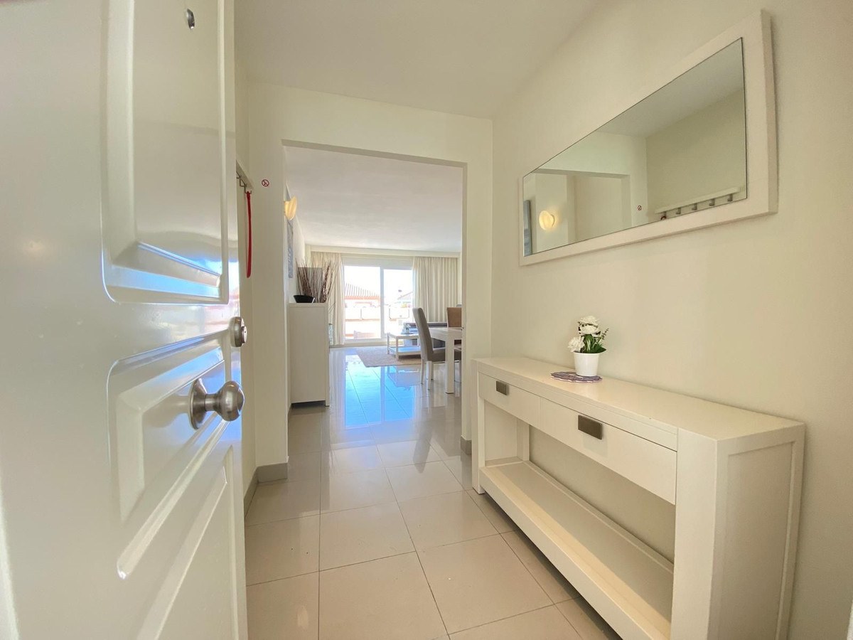 Apartamento de 2 Dormitorios en Venta en Estepona, Costa del Sol - 2