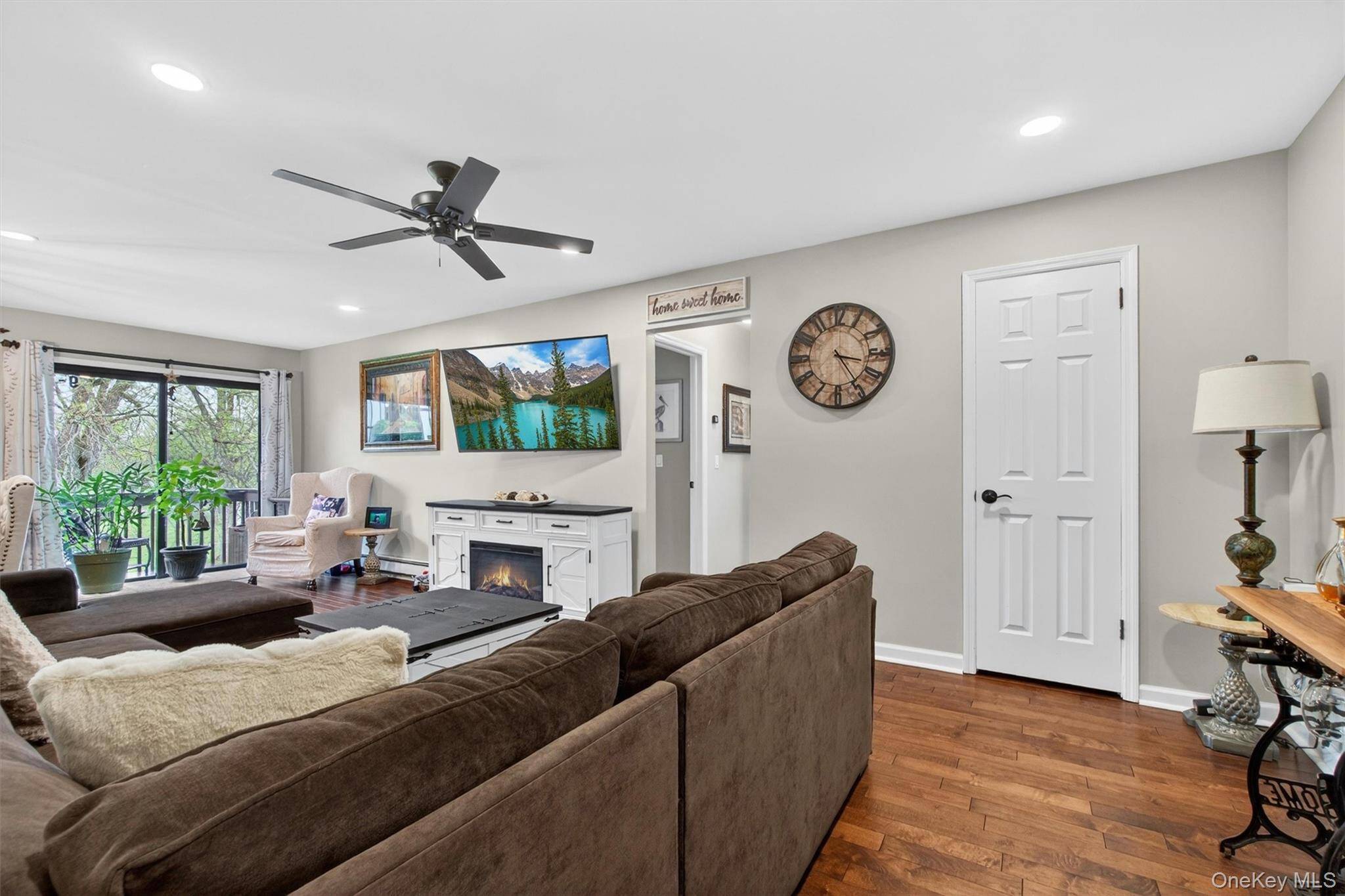 2 Bedroom Home for Sale in Fishkill - New York - USA - 8