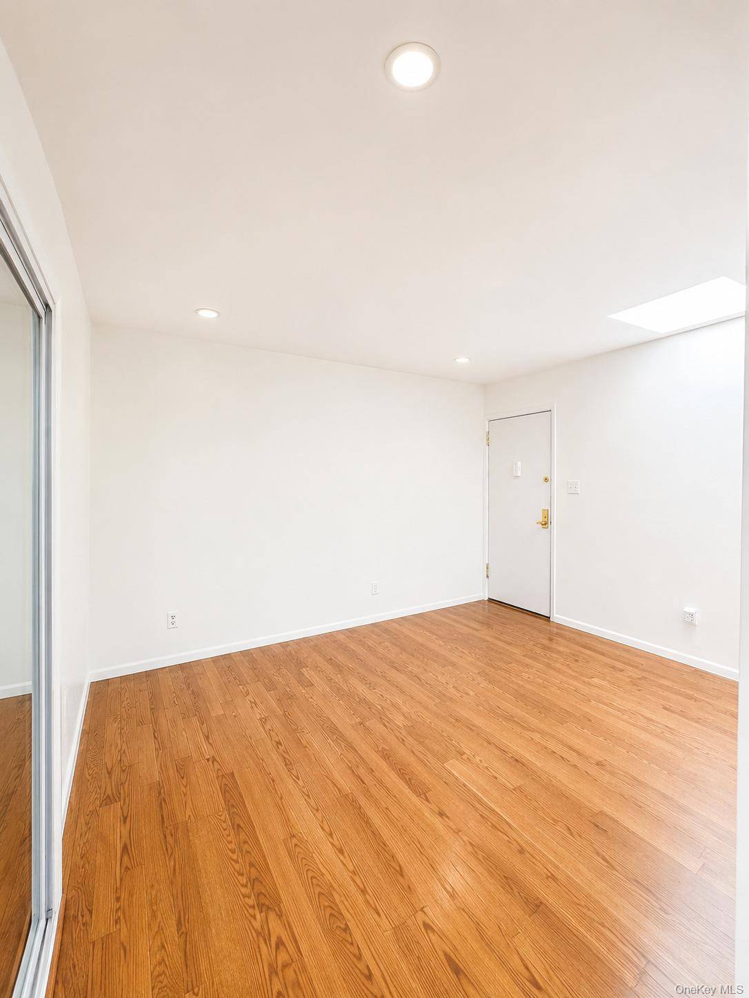 Apartamento com 2 Quartos à Venda em Flushing - Nova Iorque - EUA - 4