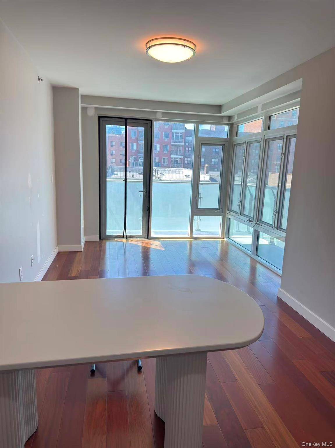 Apartamento com 2 Quartos à Venda em Flushing - Nova Iorque - EUA - 4