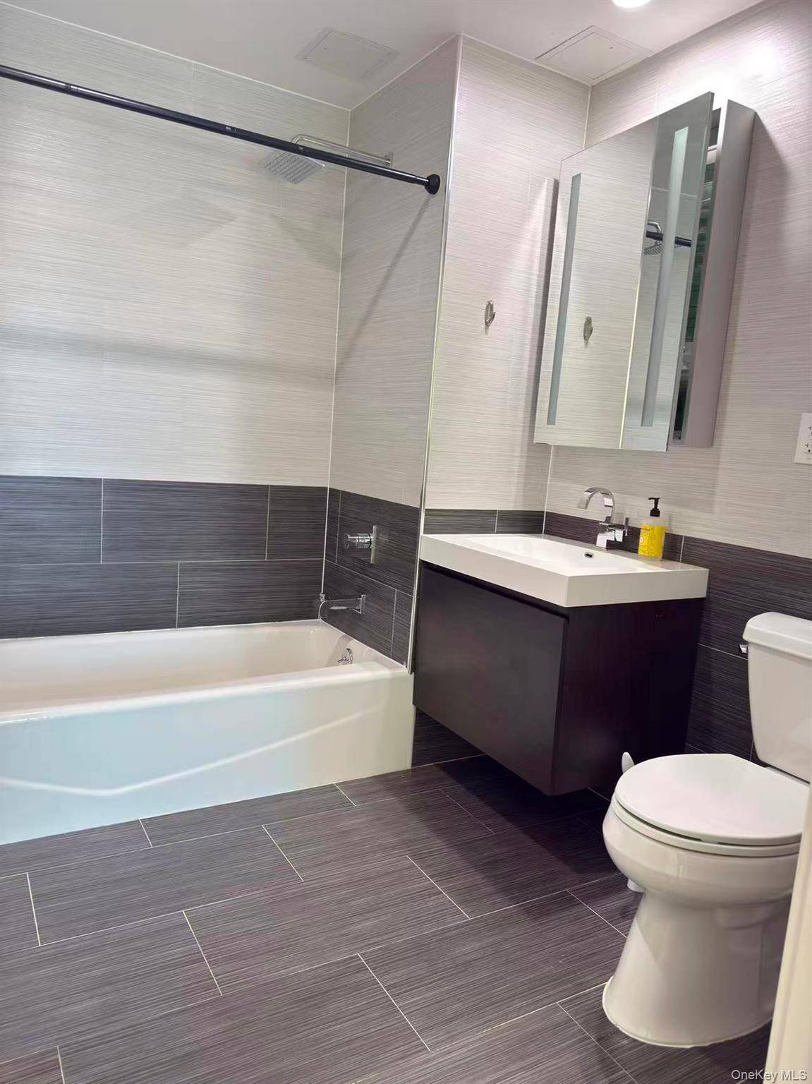 Apartamento com 2 Quartos à Venda em Flushing - Nova Iorque - EUA - 7