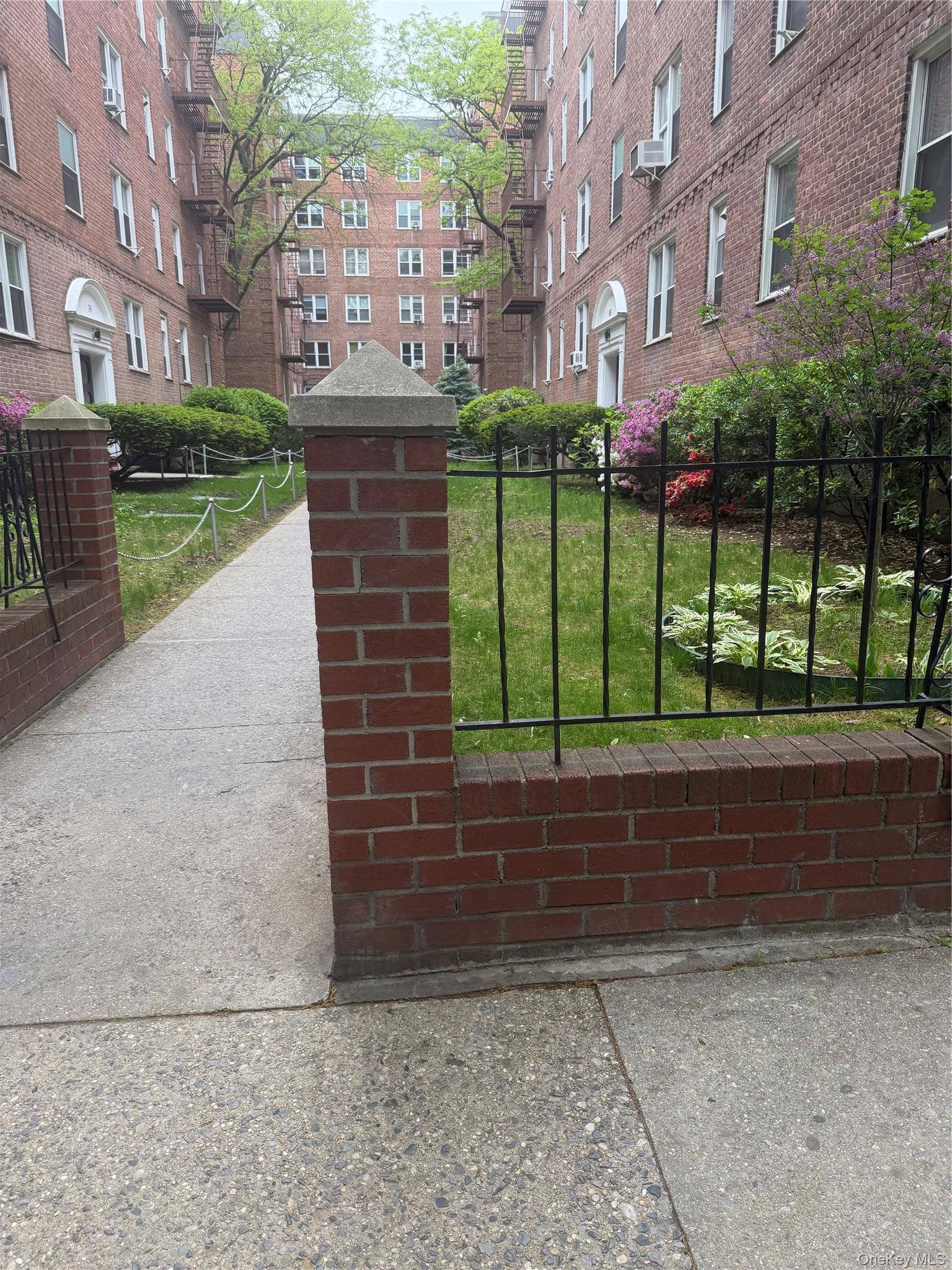 Apartamento com 2 Quartos à Venda em Flushing - Nova Iorque - EUA - 2