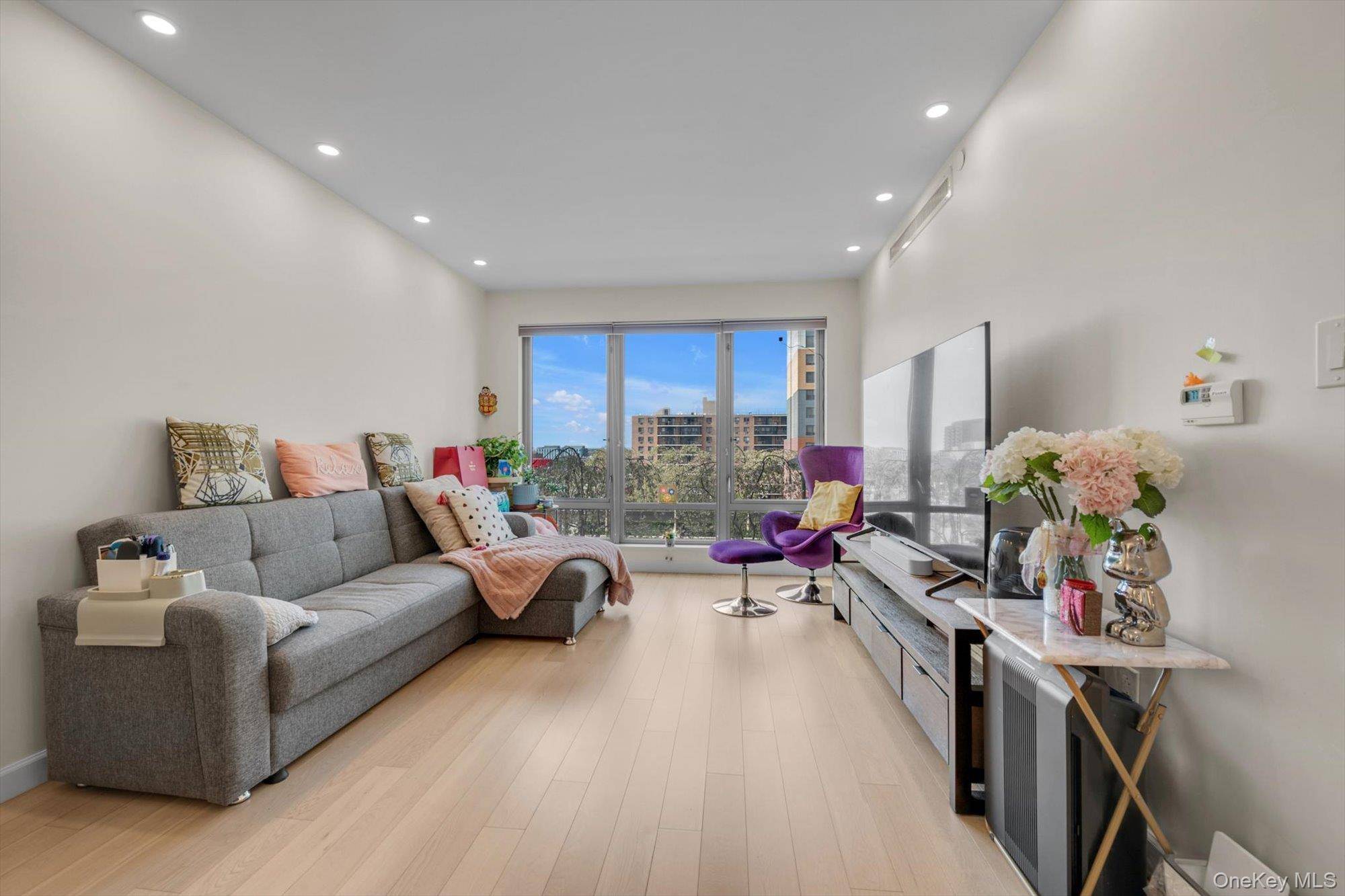 Apartamento de 2 Dormitorios en Venta en Flushing - Nueva York - EE. UU. - 2