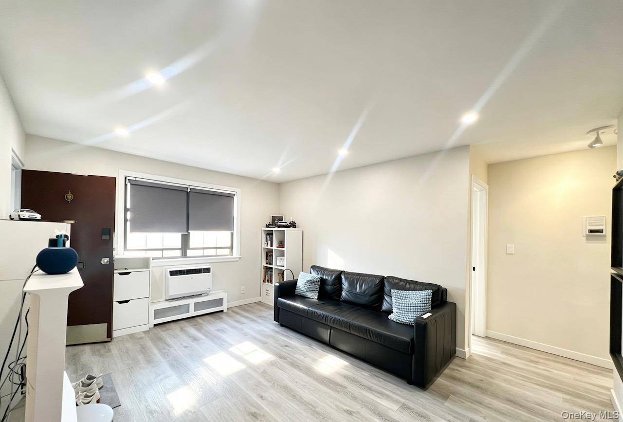 Apartamento com 2 Quartos à Venda em Flushing - Nova Iorque - EUA - 2