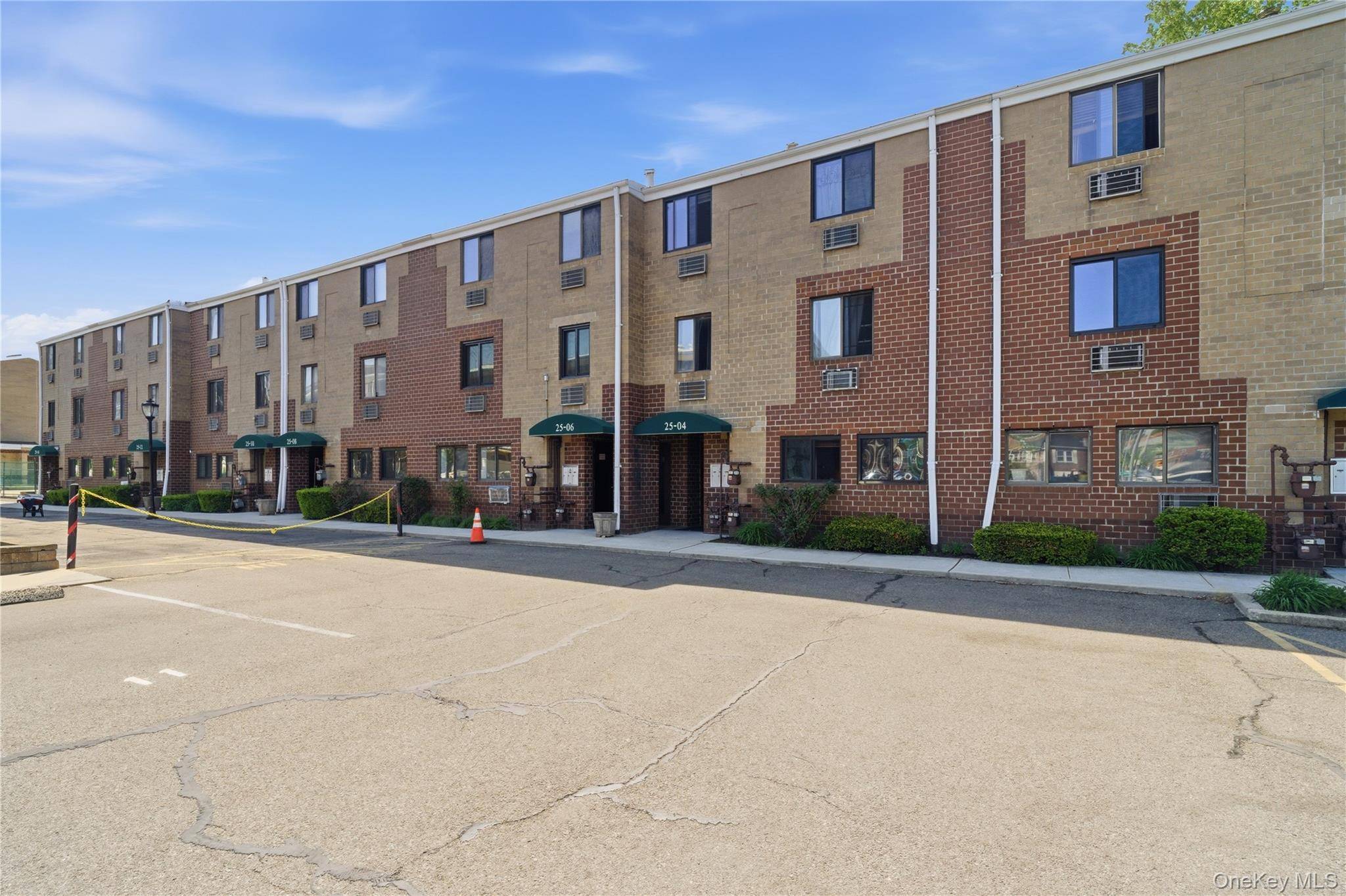 Apartamento com 2 Quartos à Venda em Flushing - Nova Iorque - EUA - 1
