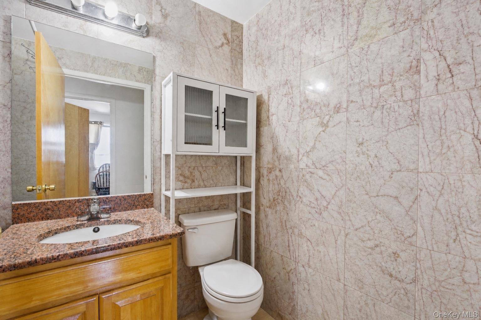 Apartamento de 2 Dormitorios en Venta en Flushing - Nueva York - EE. UU. - 1