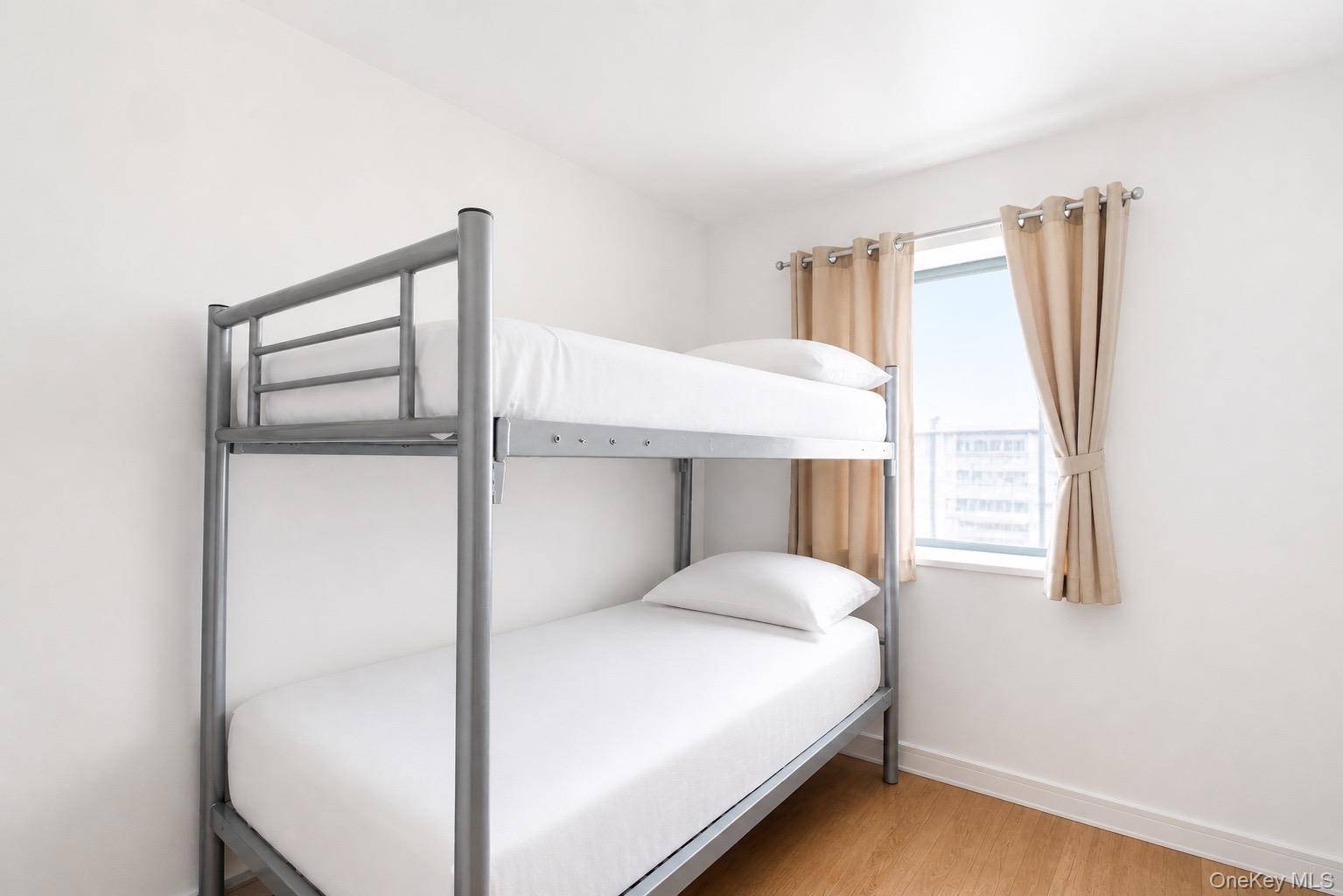 Apartamento de 2 Dormitorios en Venta en Flushing - Nueva York - EE. UU. - 2