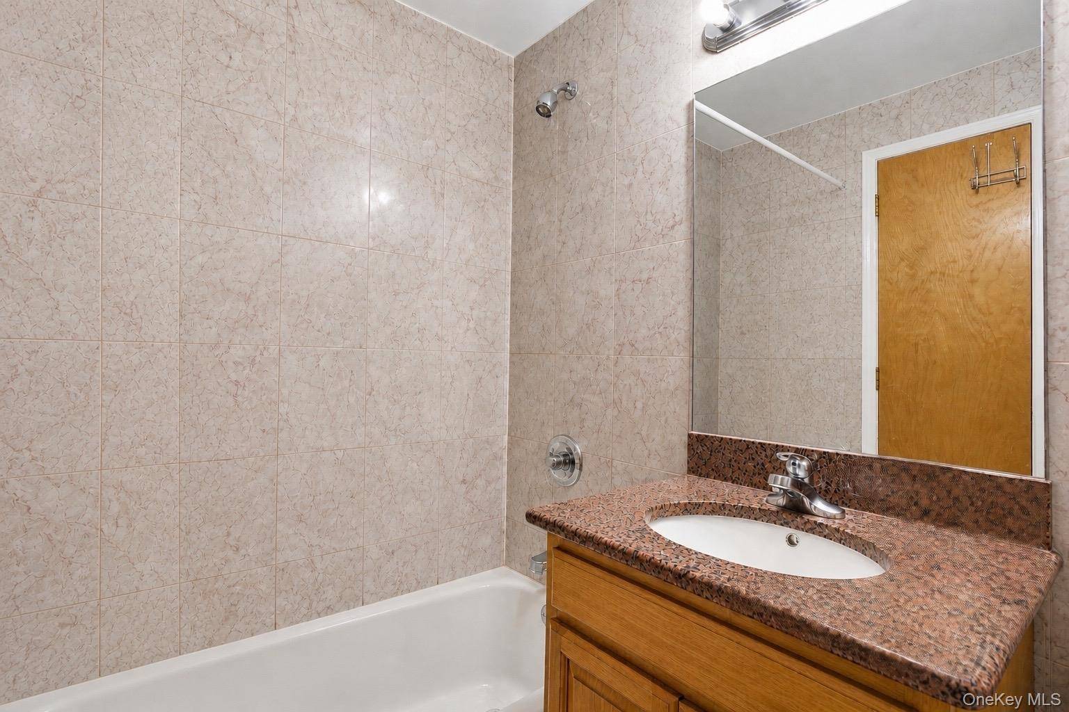 Apartamento de 2 Dormitorios en Venta en Flushing - Nueva York - EE. UU. - 7