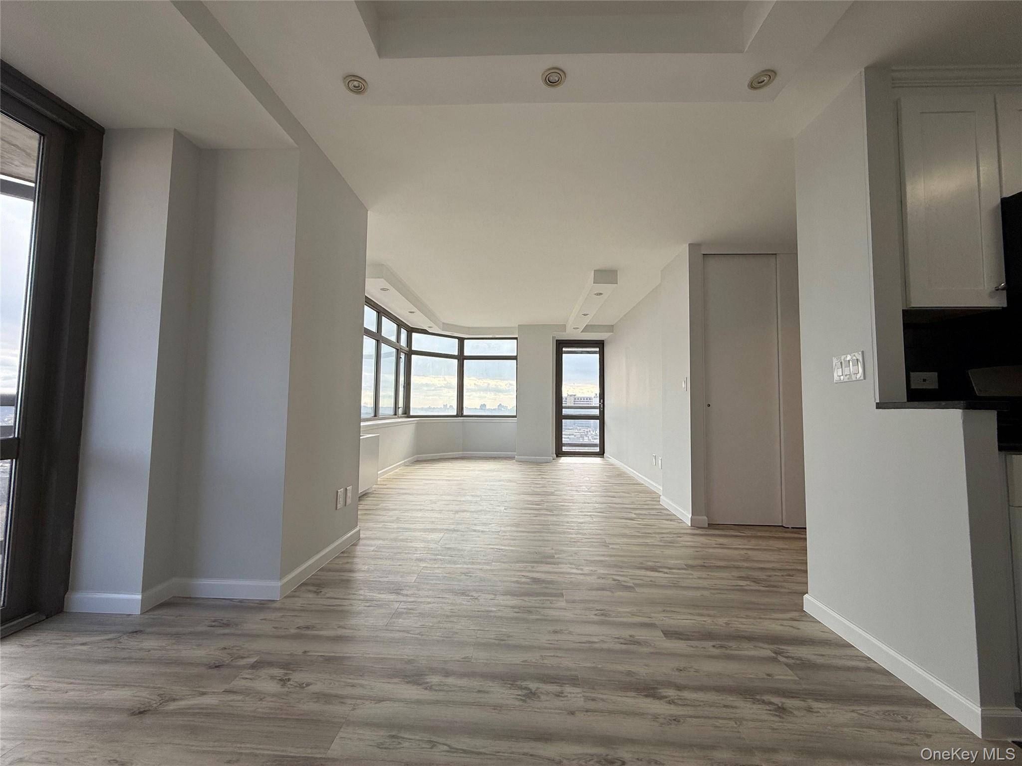 Apartamento de 2 Dormitorios en Venta en Forest Hills - Nueva York - EE. UU. - 3