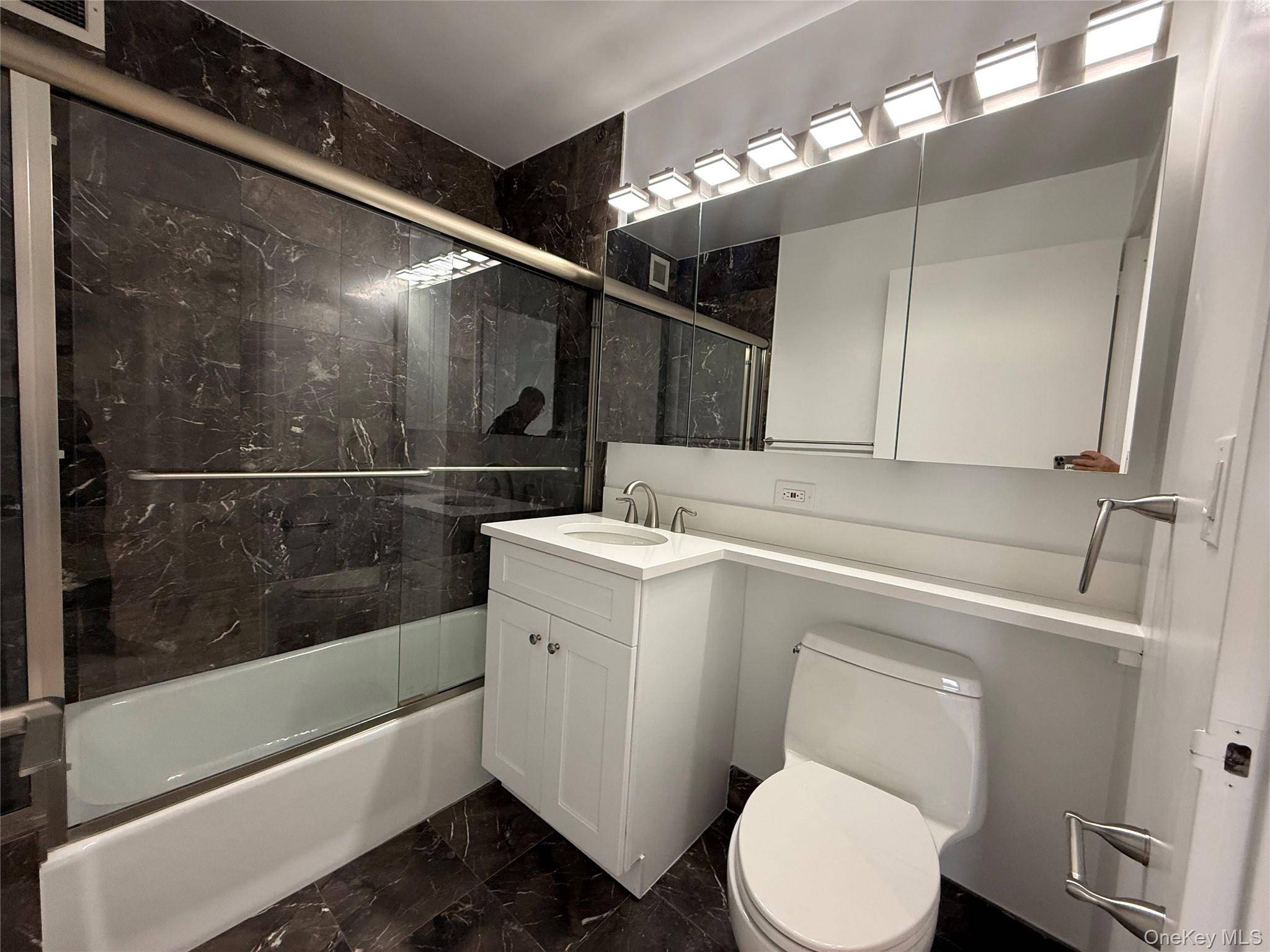 Apartamento de 2 Dormitorios en Venta en Forest Hills - Nueva York - EE. UU. - 7