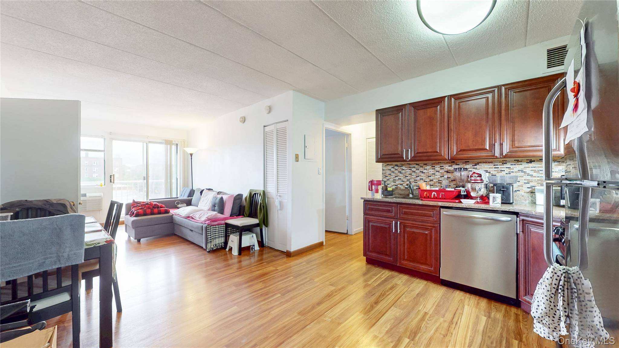 Apartamento de 2 Dormitorios en Venta en Forest Hills - Nueva York - EE. UU. - 2