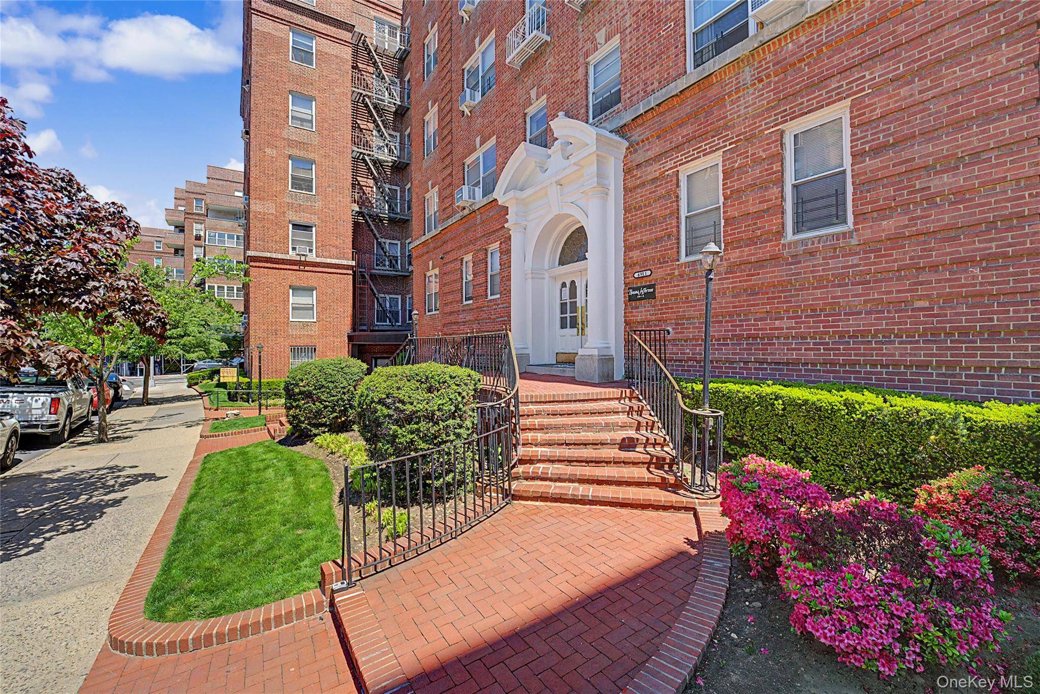 Apartamento de 2 Dormitorios en Venta en Forest Hills - Nueva York - EE. UU. - 1