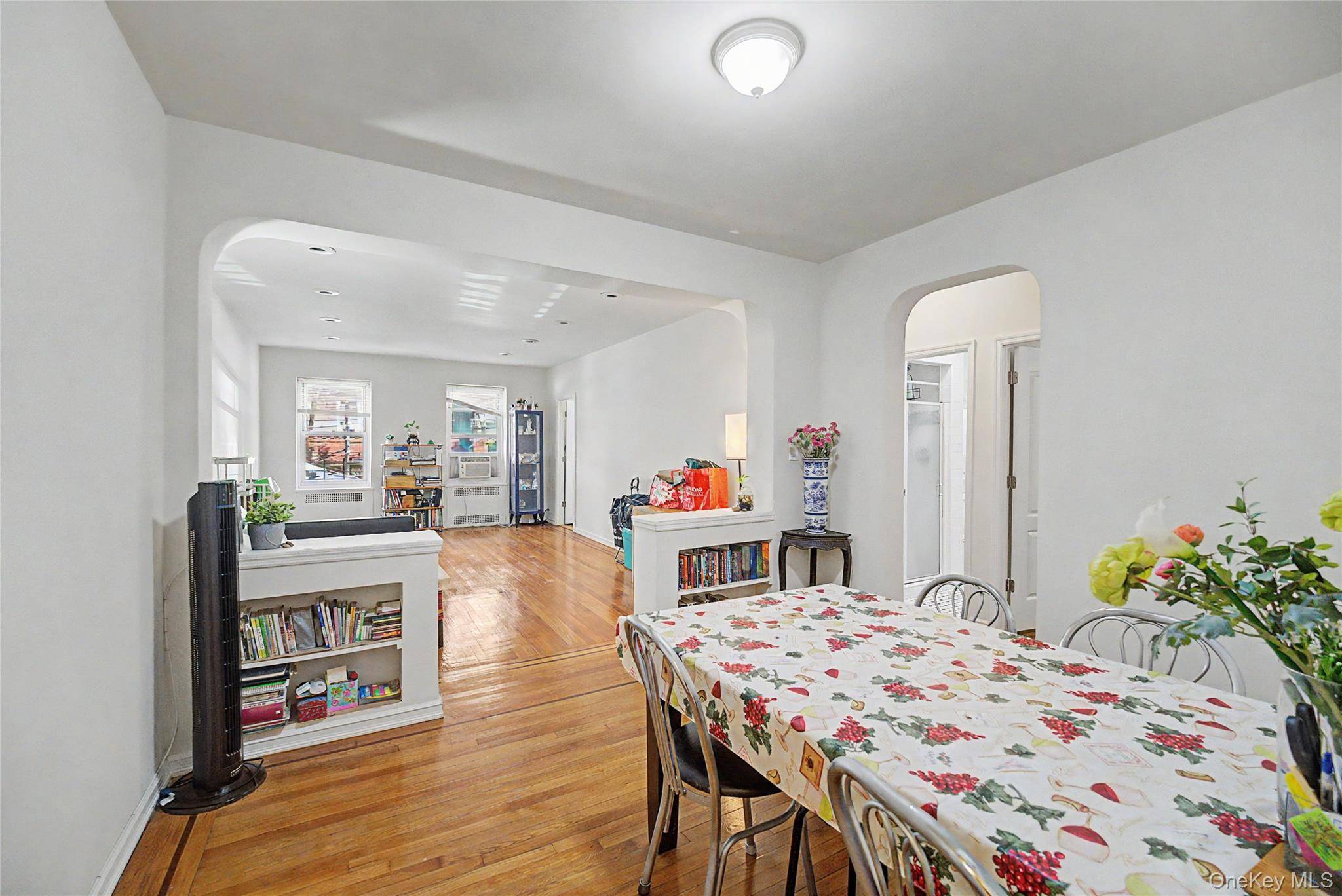 Apartamento de 2 Dormitorios en Venta en Forest Hills - Nueva York - EE. UU. - 2