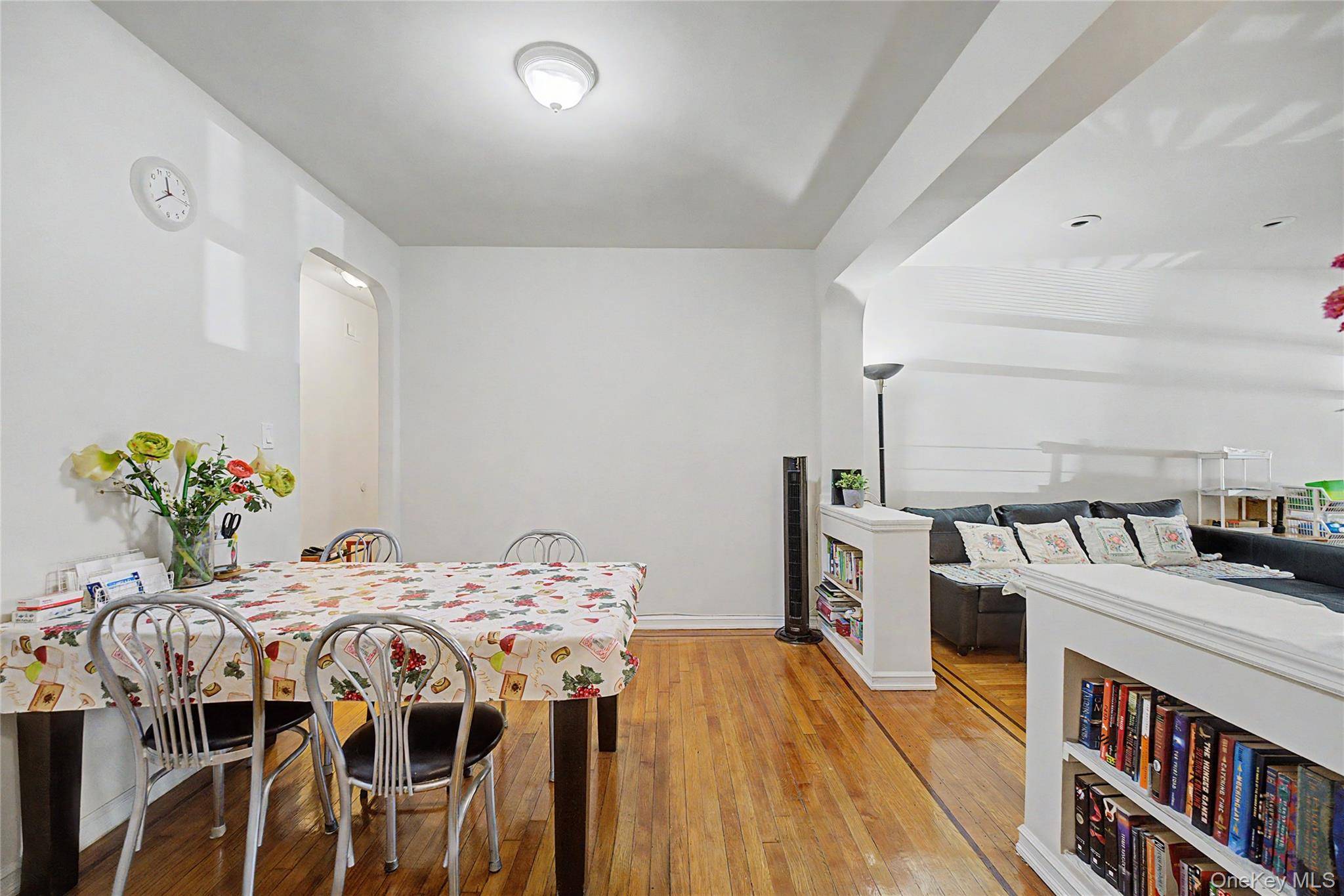Apartamento de 2 Dormitorios en Venta en Forest Hills - Nueva York - EE. UU. - 3