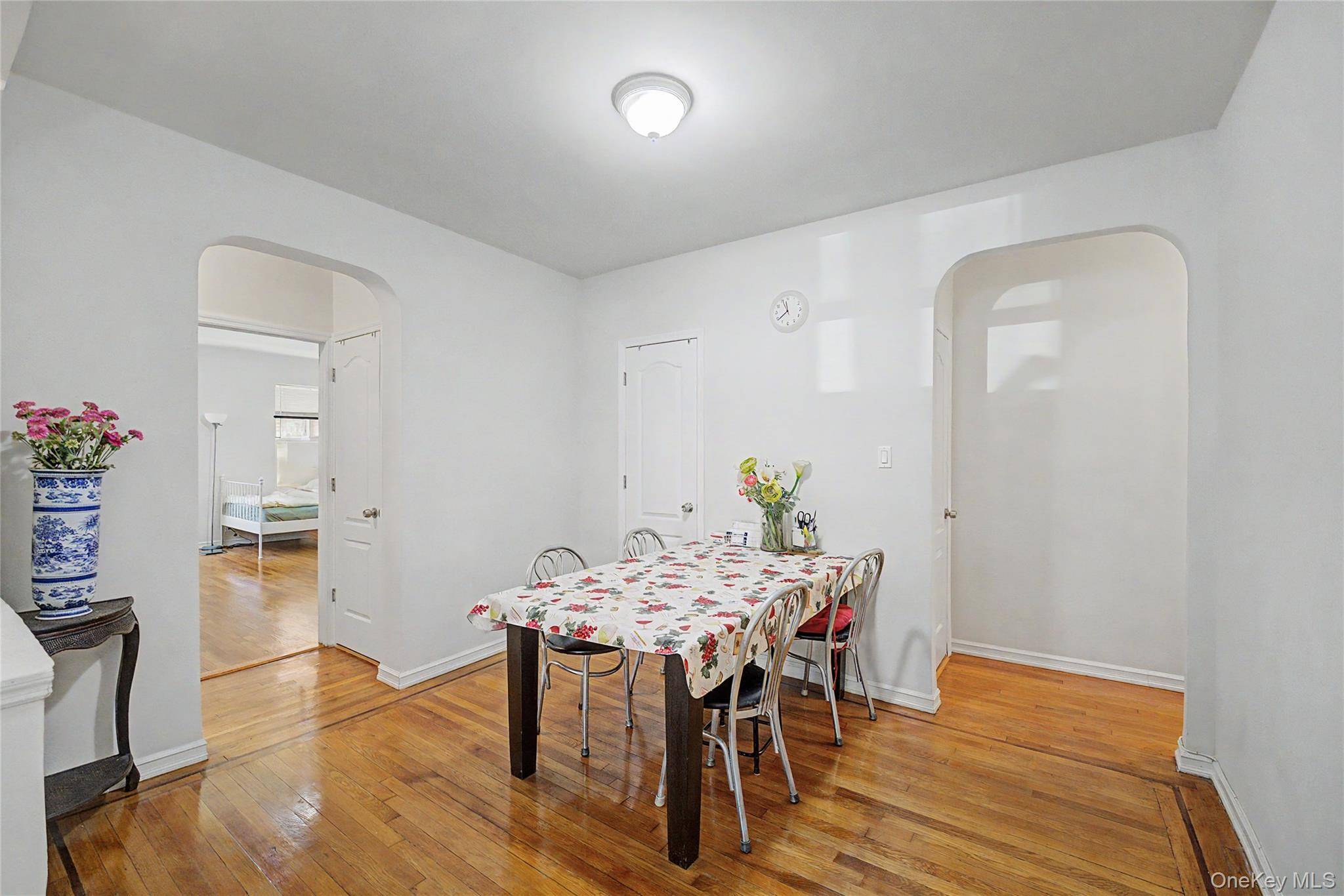 Apartamento de 2 Dormitorios en Venta en Forest Hills - Nueva York - EE. UU. - 4