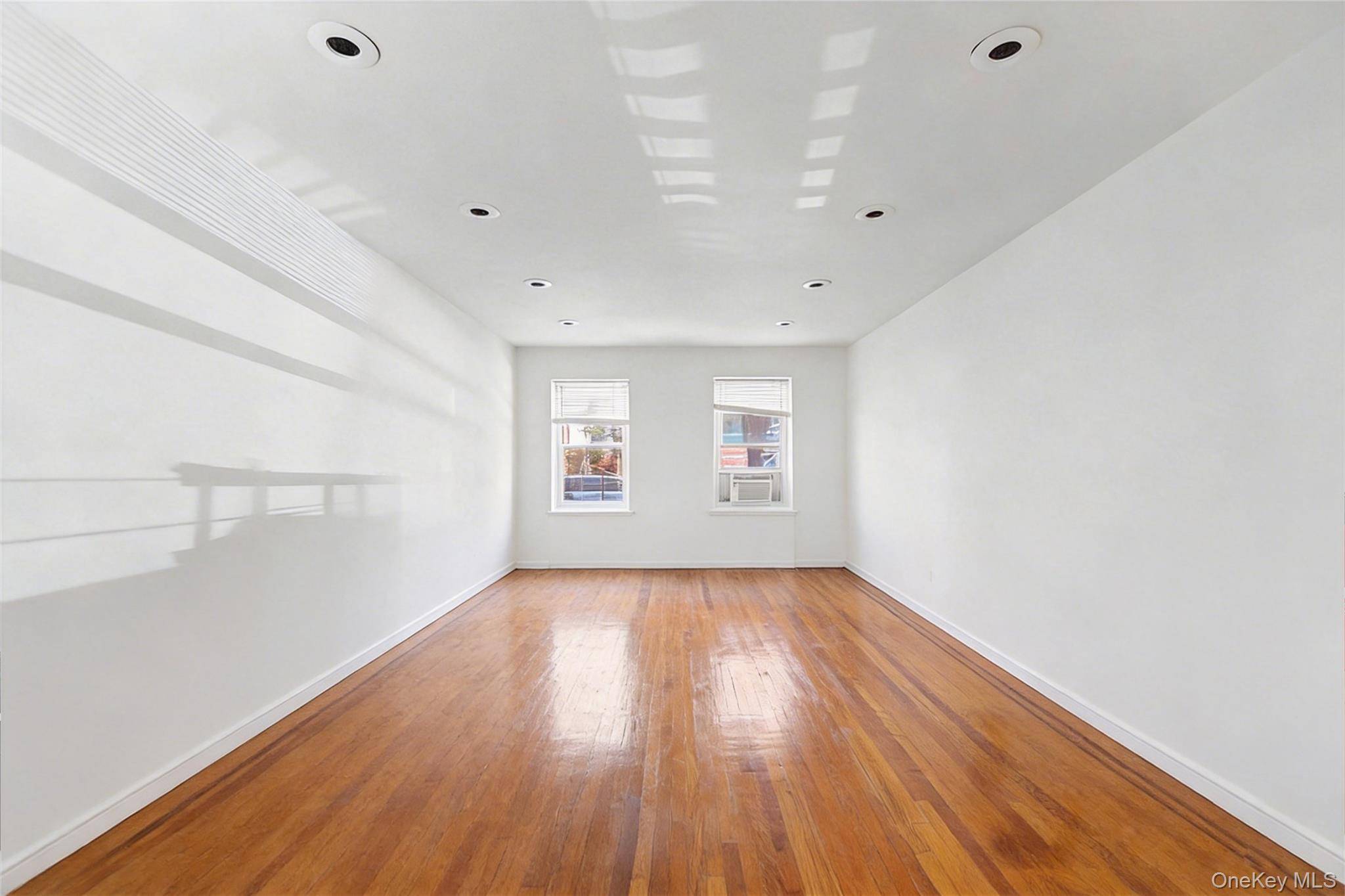 Apartamento de 2 Dormitorios en Venta en Forest Hills - Nueva York - EE. UU. - 6