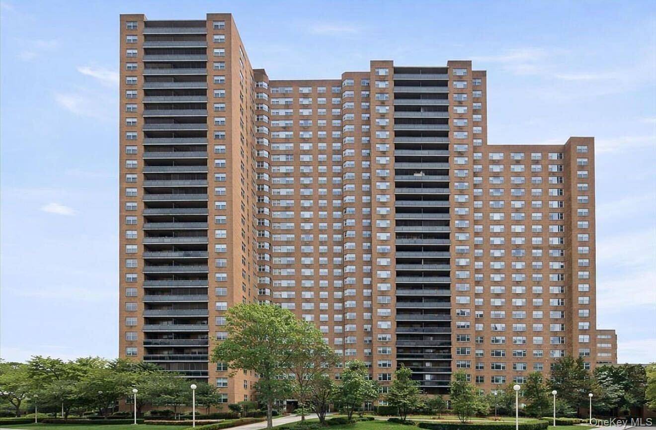 Apartamento de 2 Dormitorios en Venta en Forest Hills - Nueva York - EE. UU. - 1