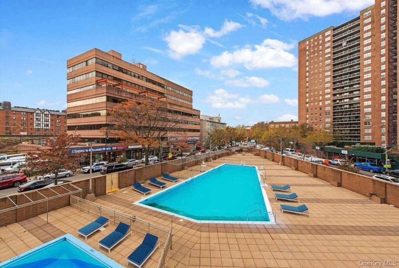 Apartamento de 2 Dormitorios en Venta en Forest Hills - Nueva York - EE. UU. - 2