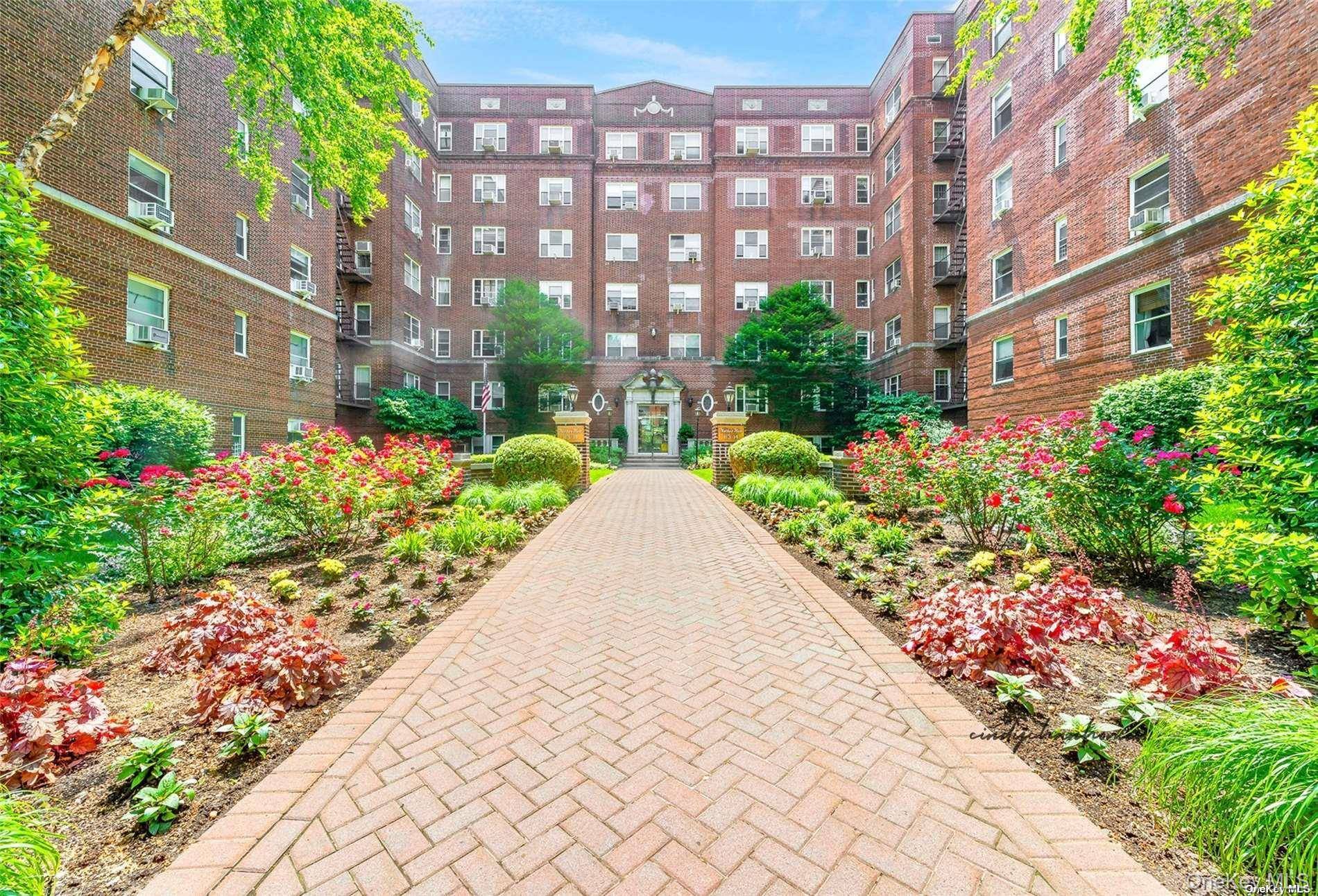Apartamento de 2 Dormitorios en Venta en Forest Hills - Nueva York - EE. UU. - 2