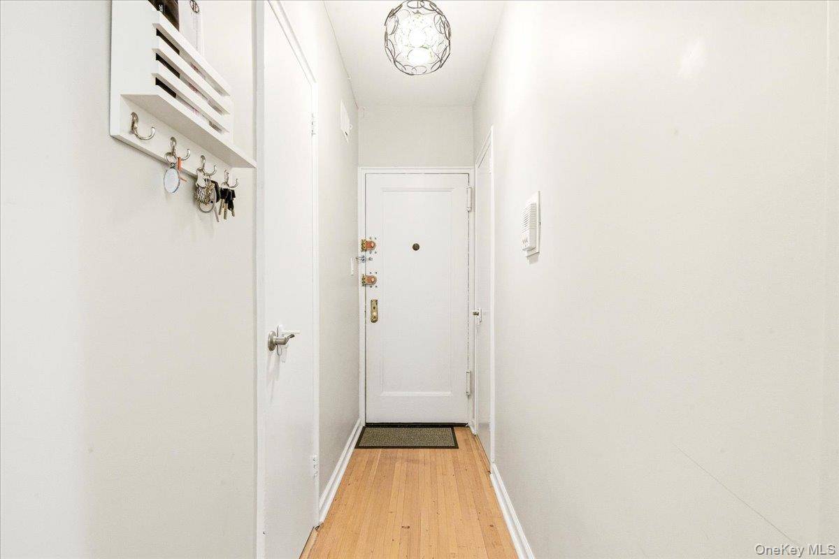 Apartamento de 2 Dormitorios en Venta en Forest Hills - Nueva York - EE. UU. - 4