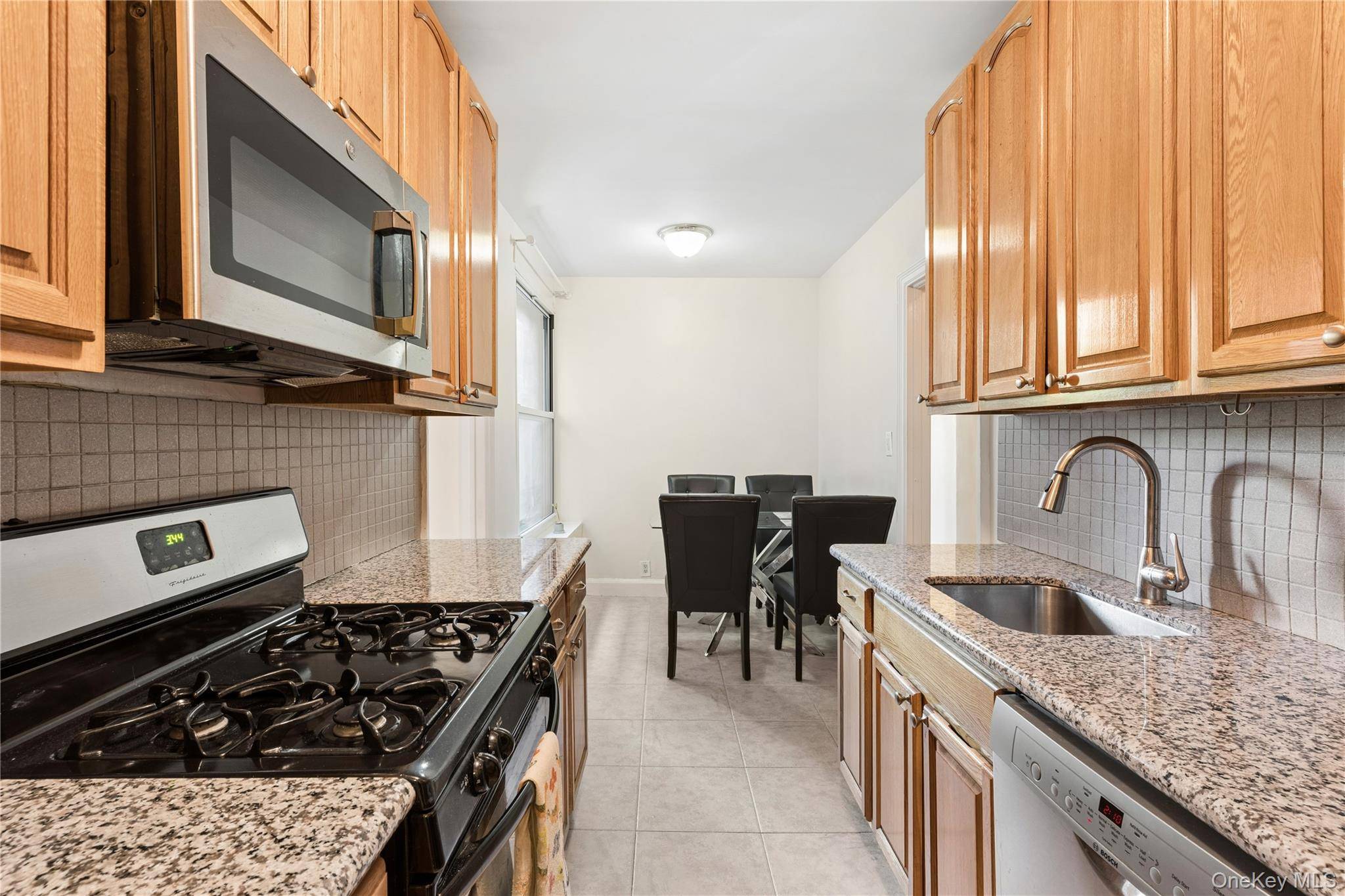 Apartamento de 2 Dormitorios en Venta en Forest Hills - Nueva York - EE. UU. - 6