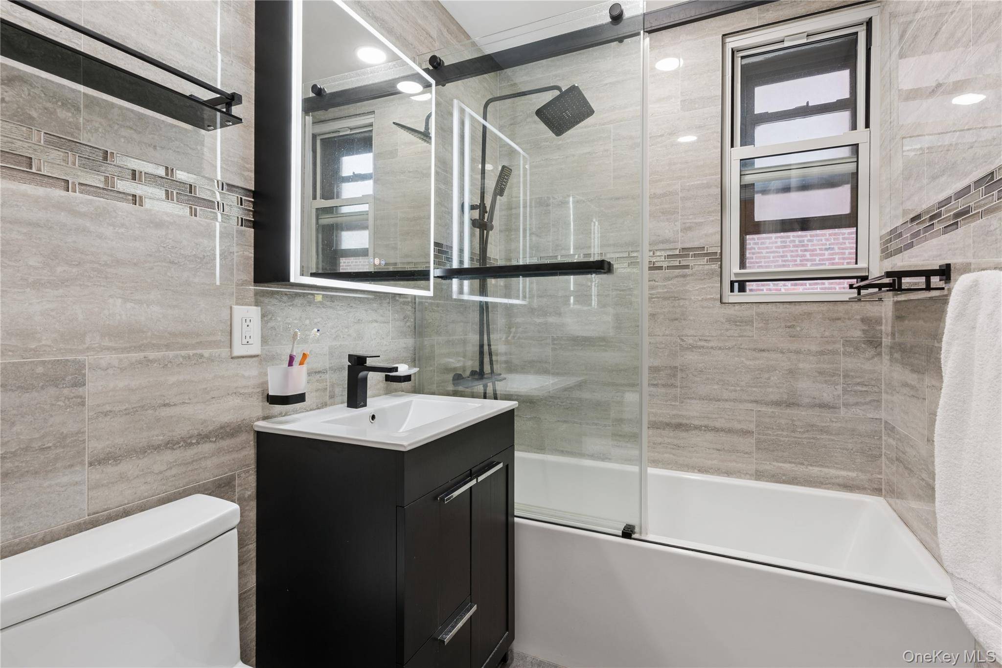 Apartamento de 2 Dormitorios en Venta en Forest Hills - Nueva York - EE. UU. - 8