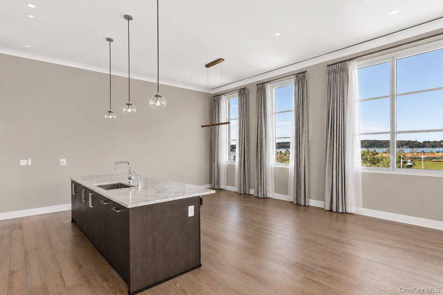 Apartamento com 2 Quartos à Venda em Glen Cove - Nova Iorque - EUA - 5
