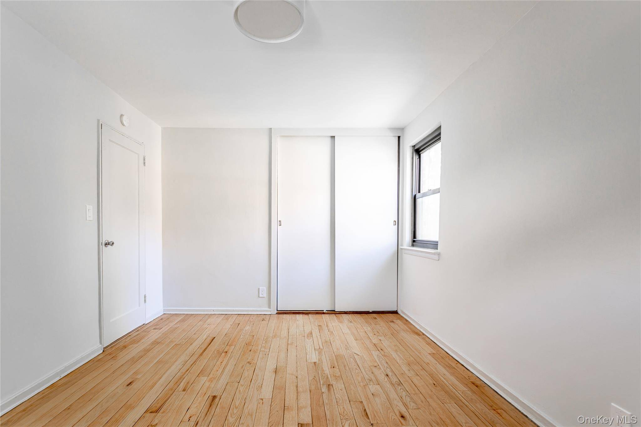 Apartamento de 2 Dormitorios en Venta en Great Neck - Nueva York - EE. UU. - 4