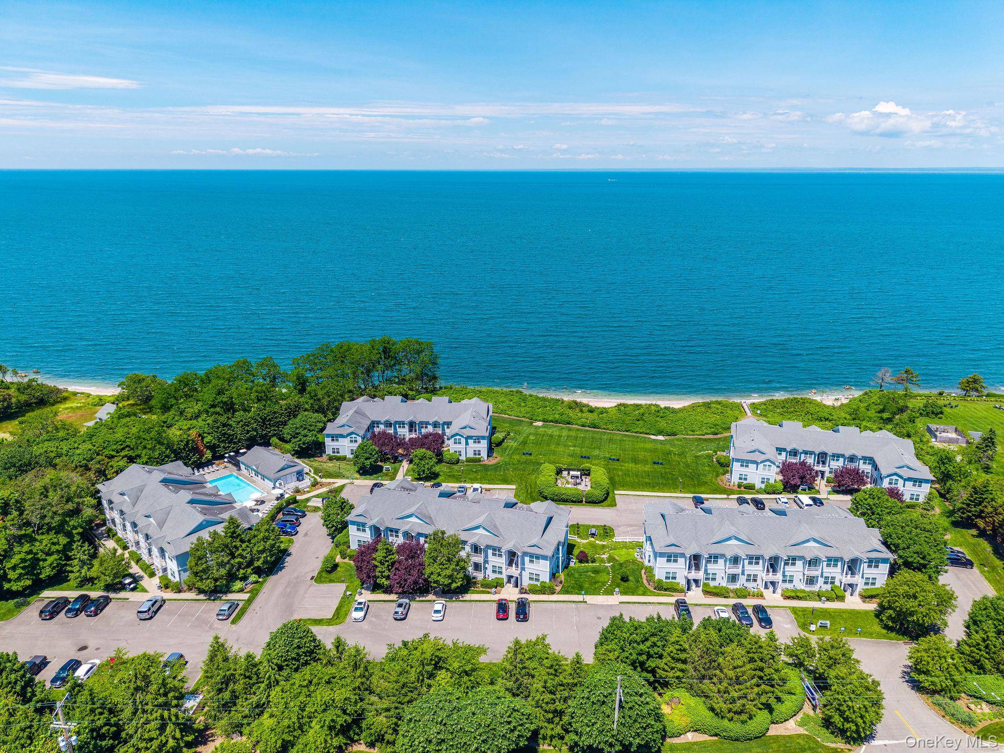 Appartement de 2 Chambres à Vendre à Greenport, New York, États-Unis - 2