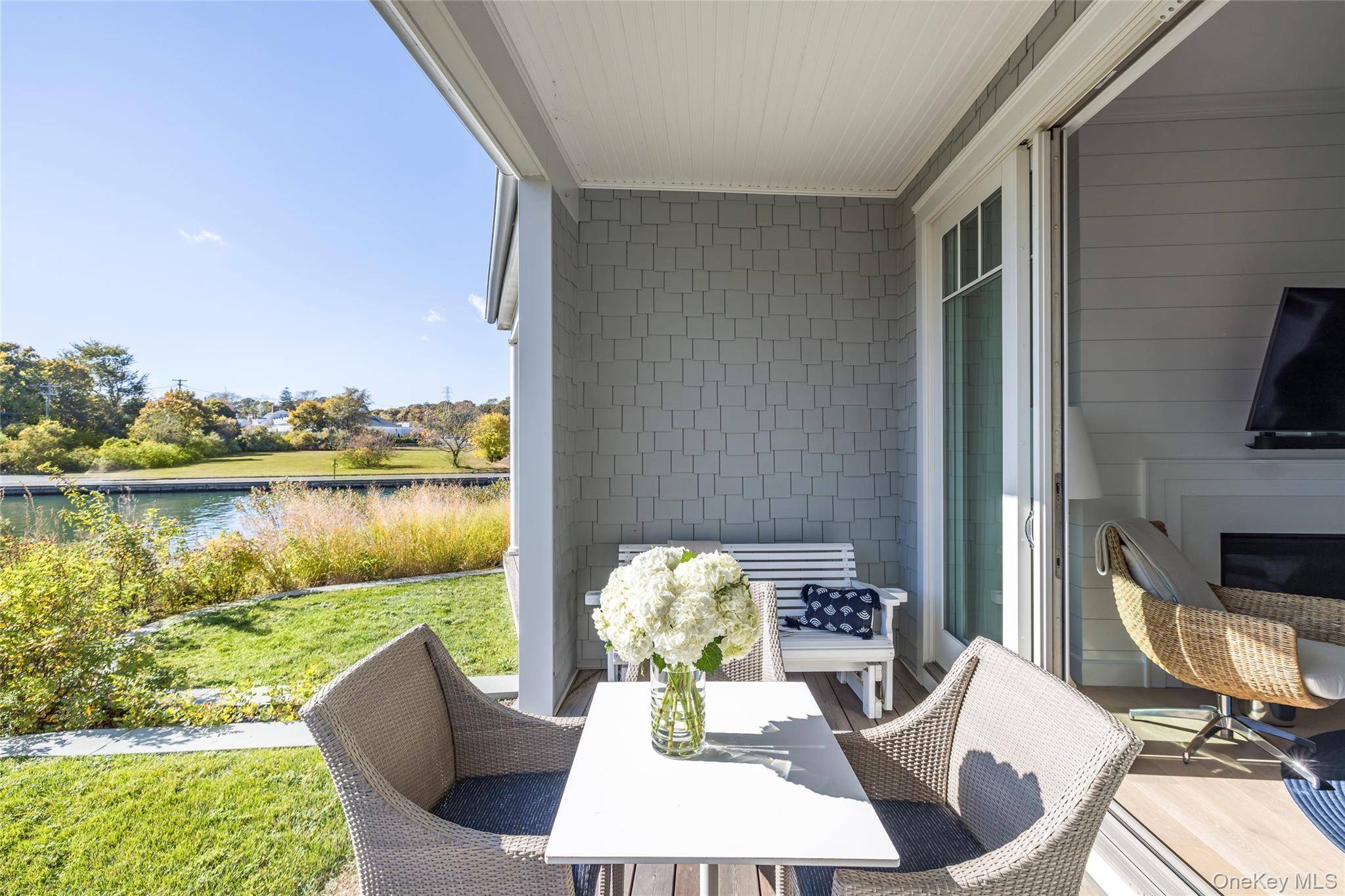 Apartamento de 2 Dormitorios en Venta en Hampton Bays - Nueva York - EE. UU. - 2