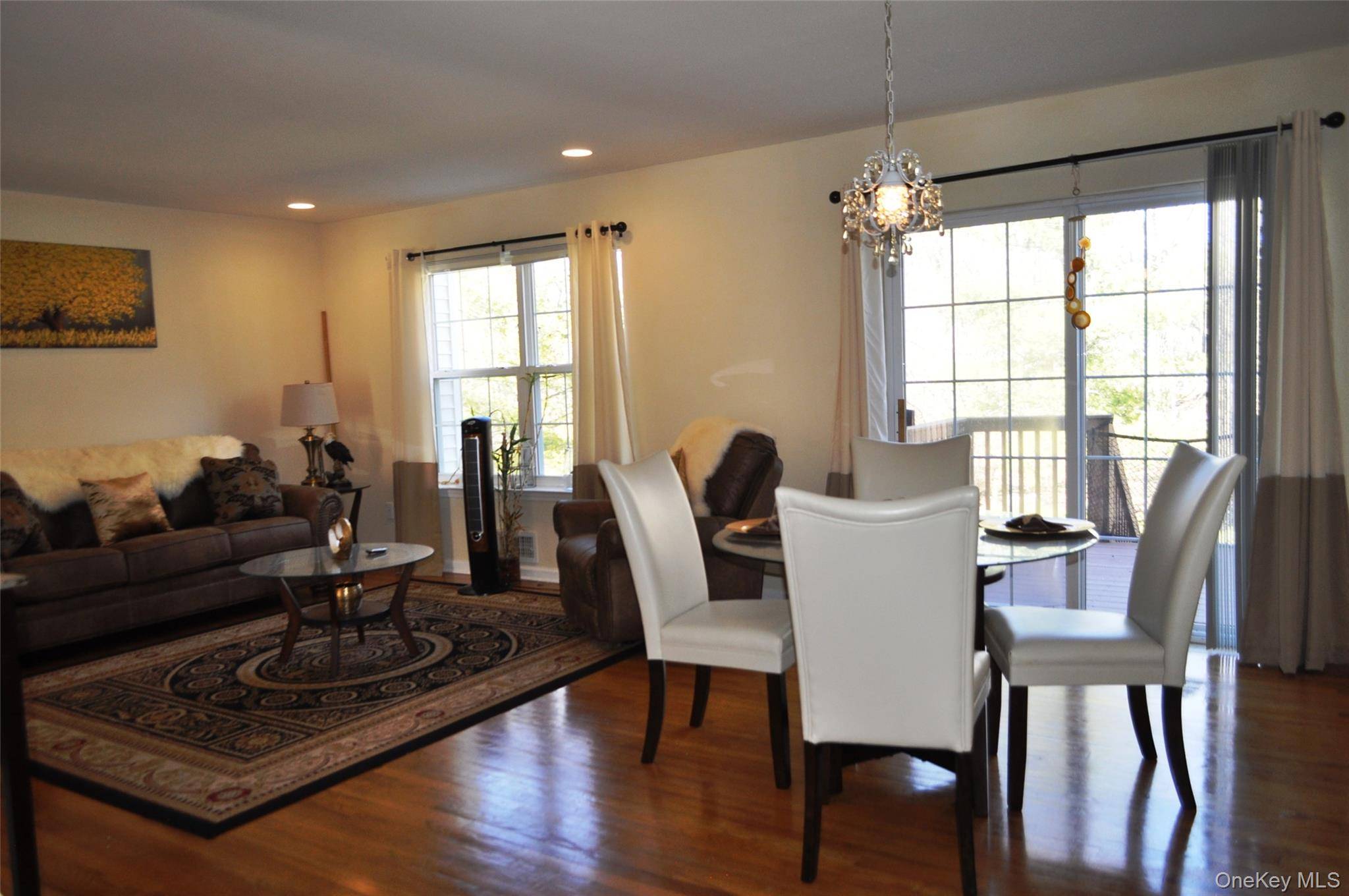 2 Bedroom Home for Sale in Hyde Park - New York - USA - 5