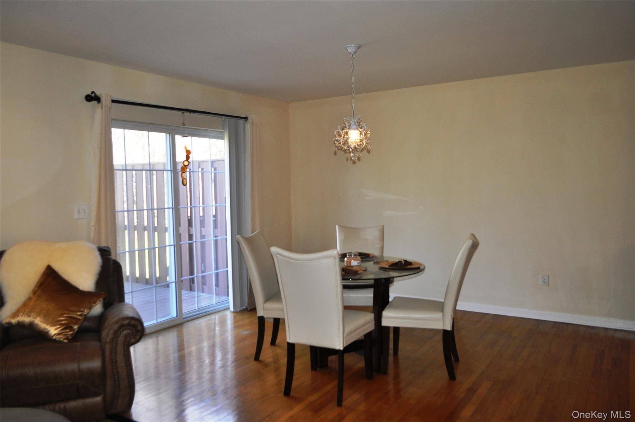 2 Bedroom Home for Sale in Hyde Park - New York - USA - 6