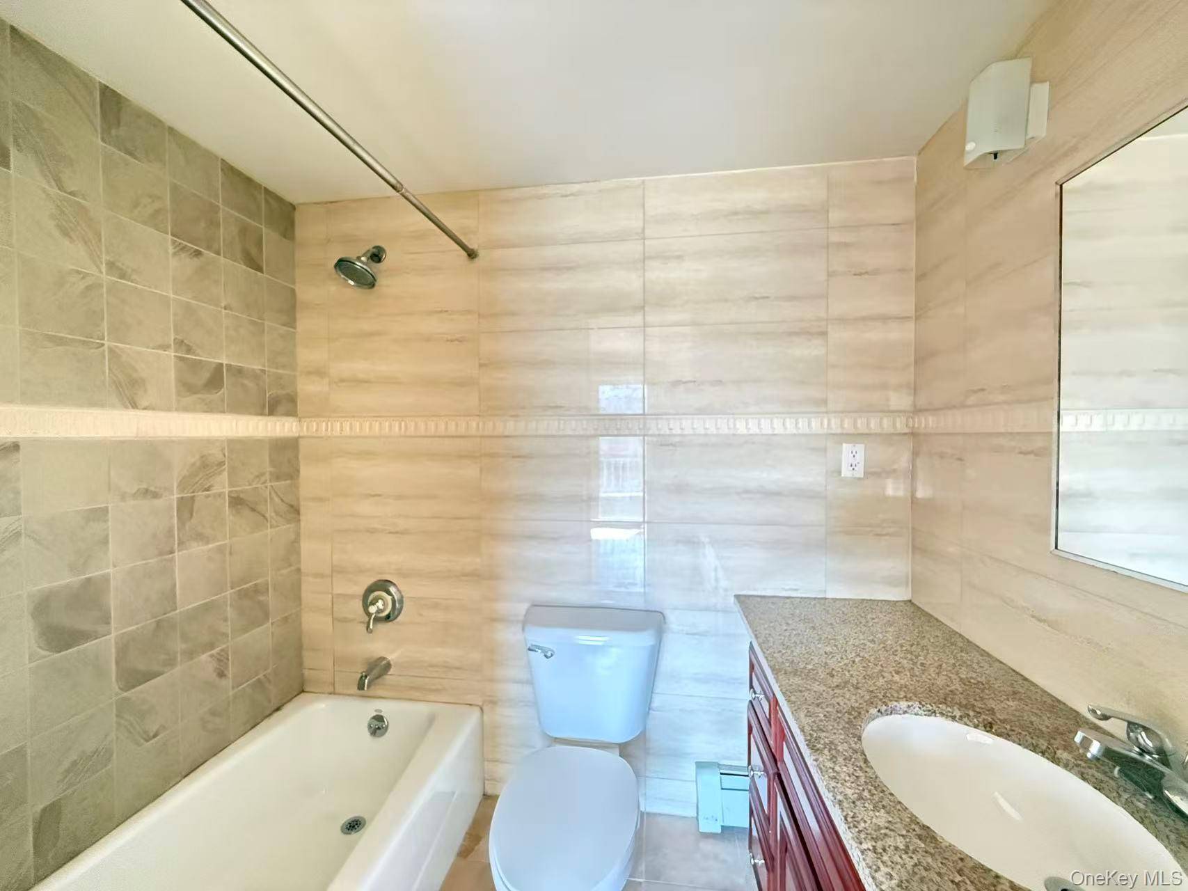 Apartamento com 2 Quartos à Venda em Jackson Heights - Nova Iorque - EUA - 2