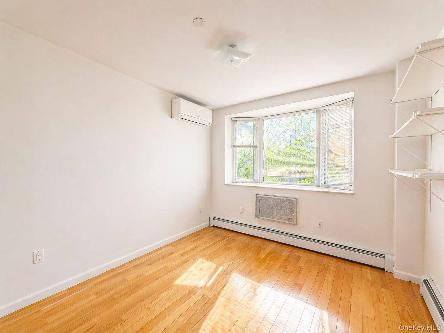 Apartamento com 2 Quartos à Venda em Jackson Heights - Nova Iorque - EUA - 3
