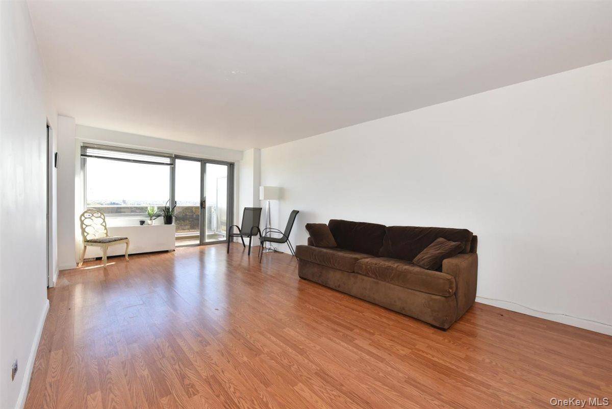 Apartamento com 2 Quartos à Venda em Jamaica Estates - Nova Iorque - EUA - 1