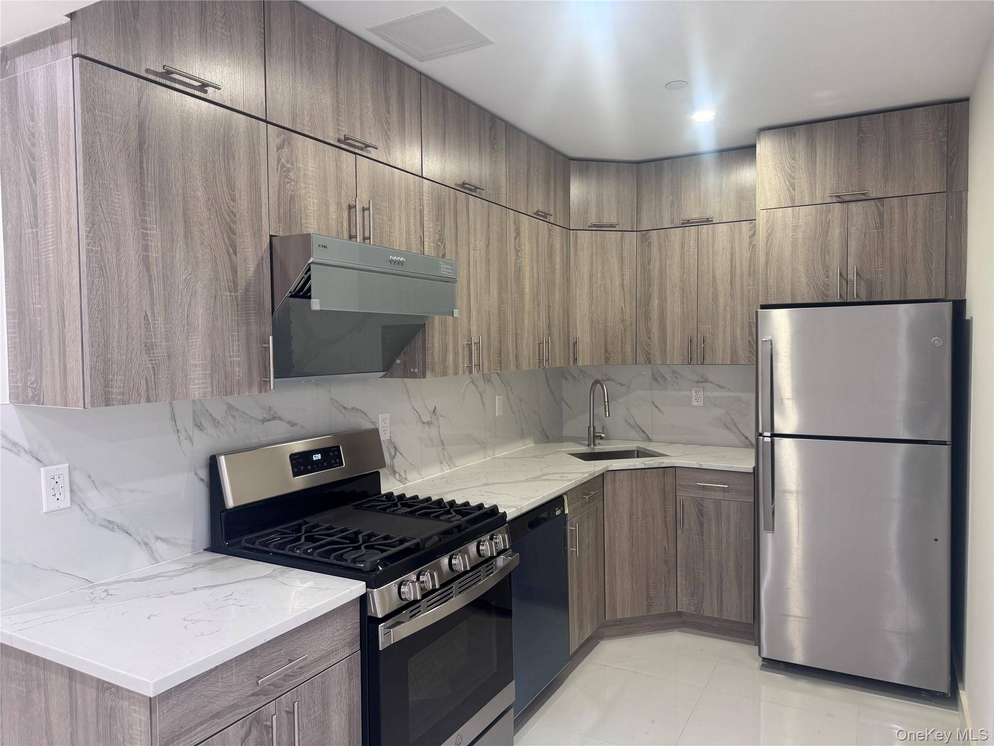 Apartamento com 2 Quartos à Venda em Kew Gardens - Nova Iorque - EUA - 3