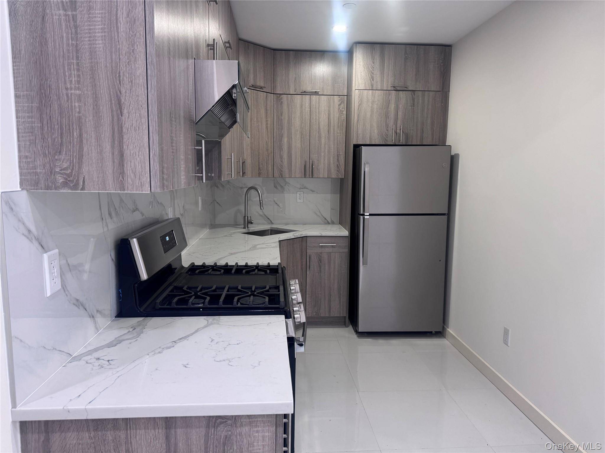 Apartamento com 2 Quartos à Venda em Kew Gardens - Nova Iorque - EUA - 4
