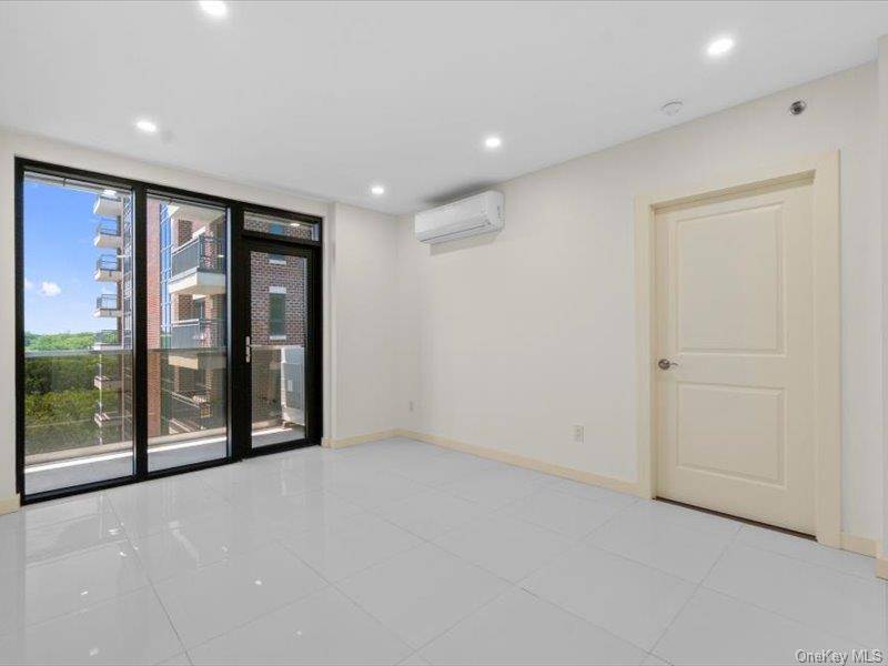 Apartamento com 2 Quartos à Venda em Kew Gardens - Nova Iorque - EUA - 4