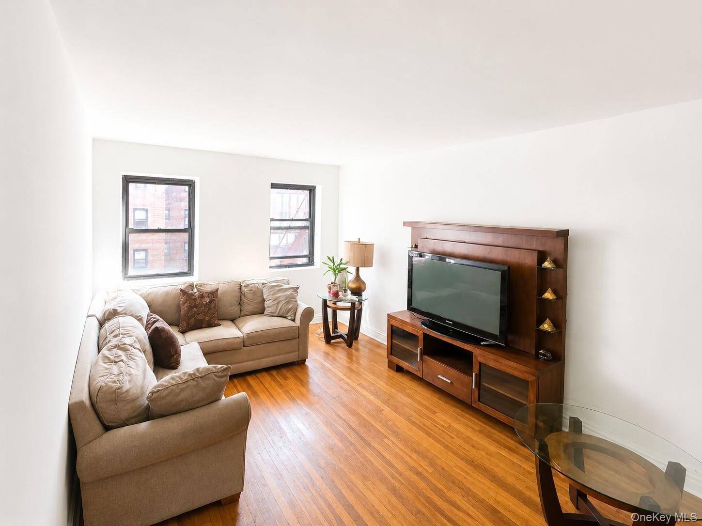 Apartamento com 2 Quartos à Venda em Kew Gardens - Nova Iorque - EUA - 1