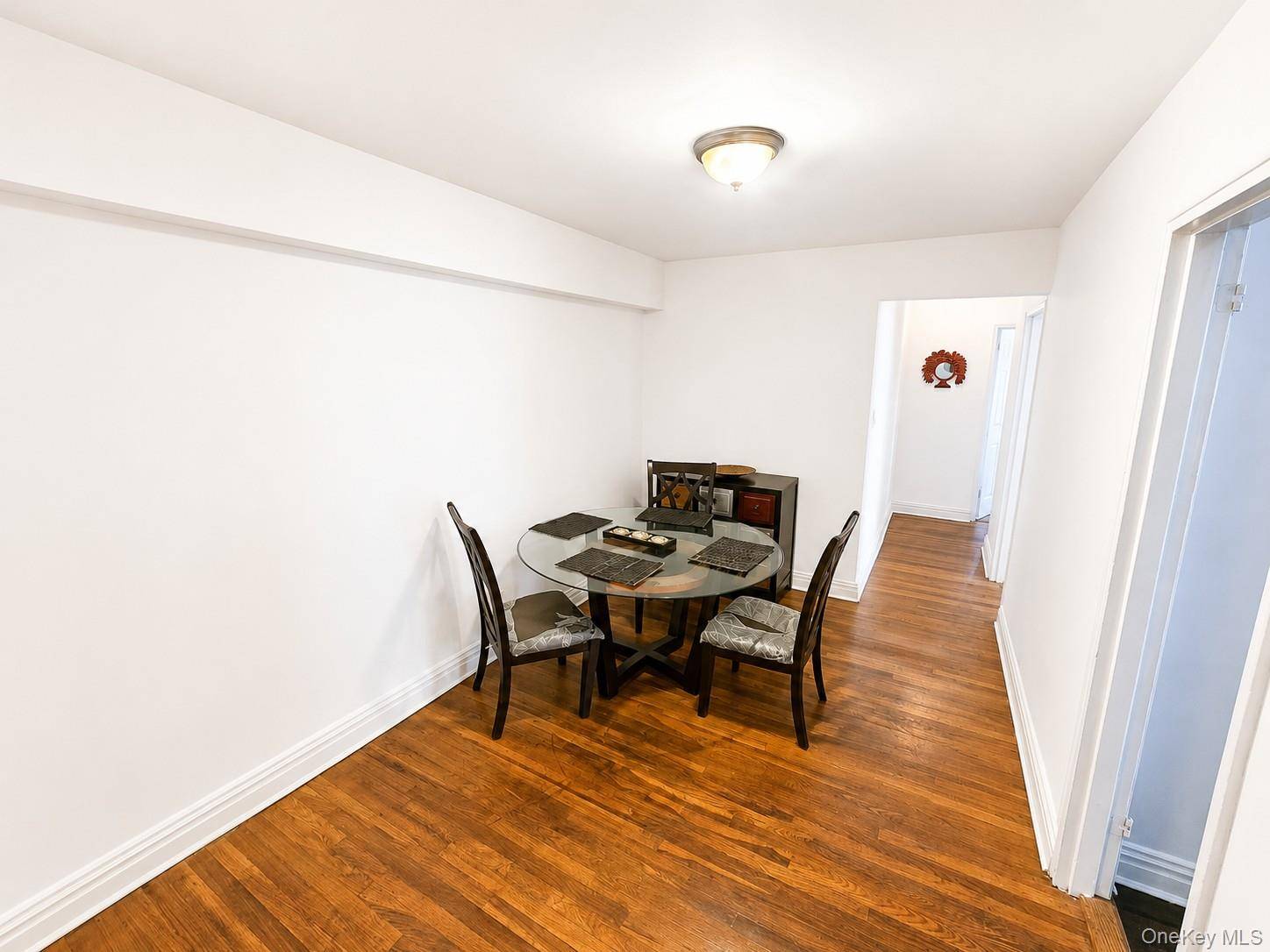 Apartamento com 2 Quartos à Venda em Kew Gardens - Nova Iorque - EUA - 3