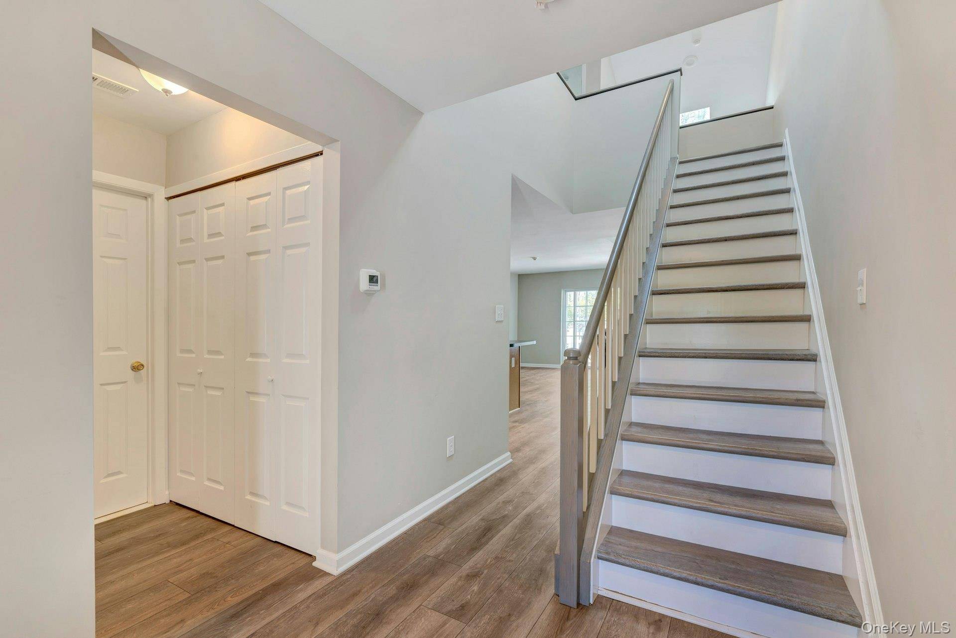 Apartamento com 2 Quartos à Venda em Manorville - Nova Iorque - EUA - 2