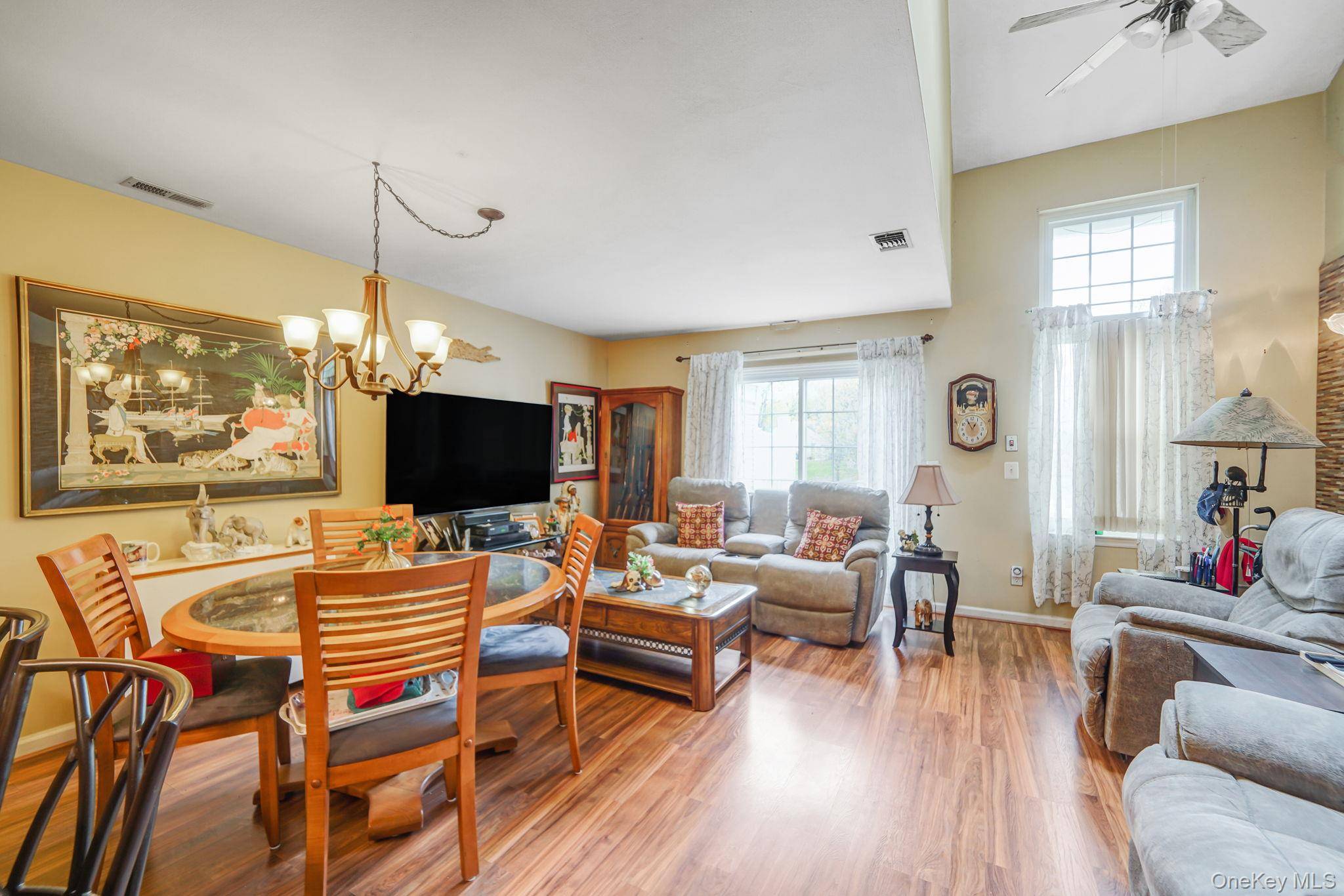 Apartamento de 2 Dormitorios en Venta en Manorville - Nueva York - EE. UU. - 6