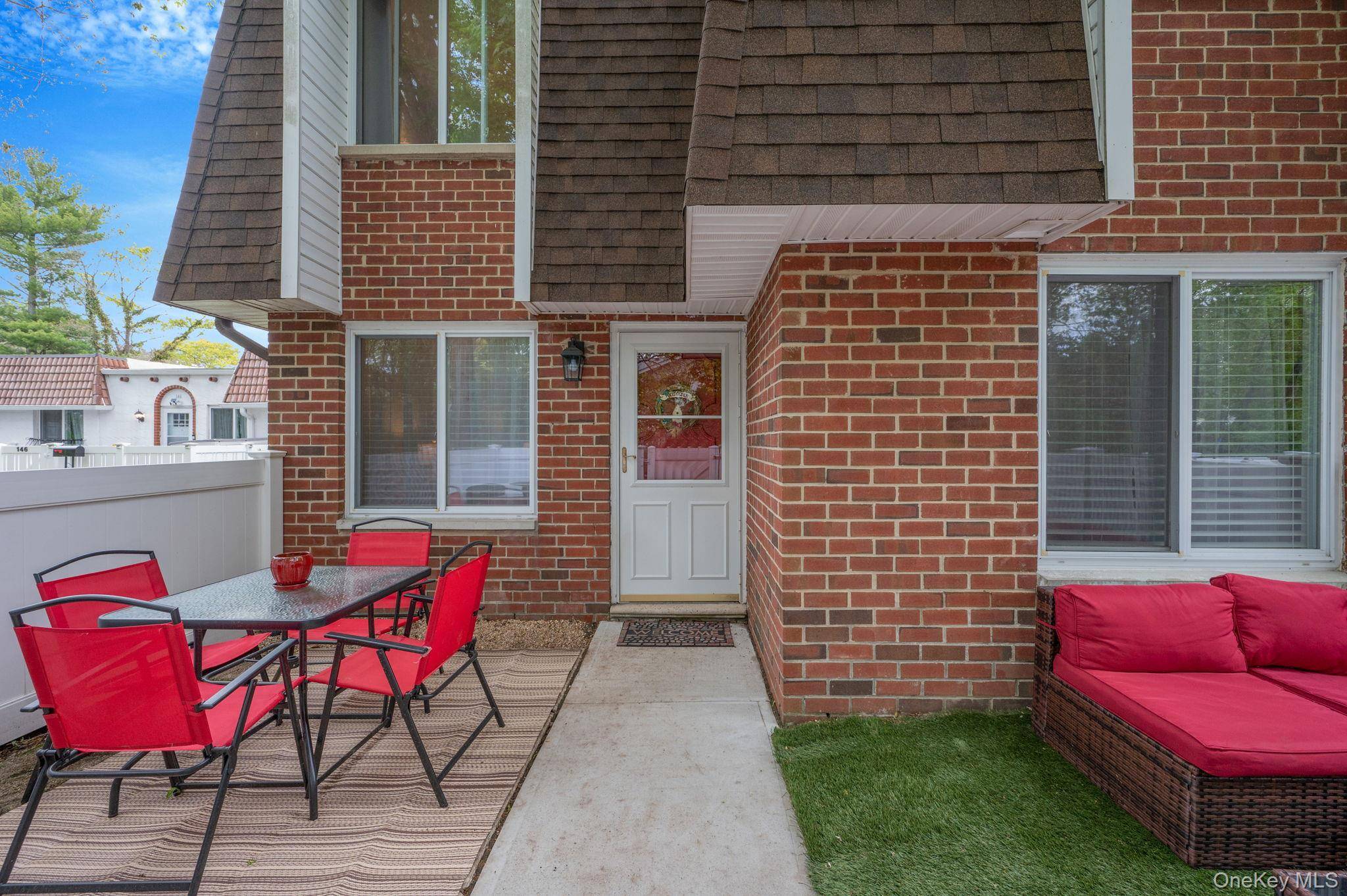 2 Bedroom Home for Sale in Medford - New York - USA - 1