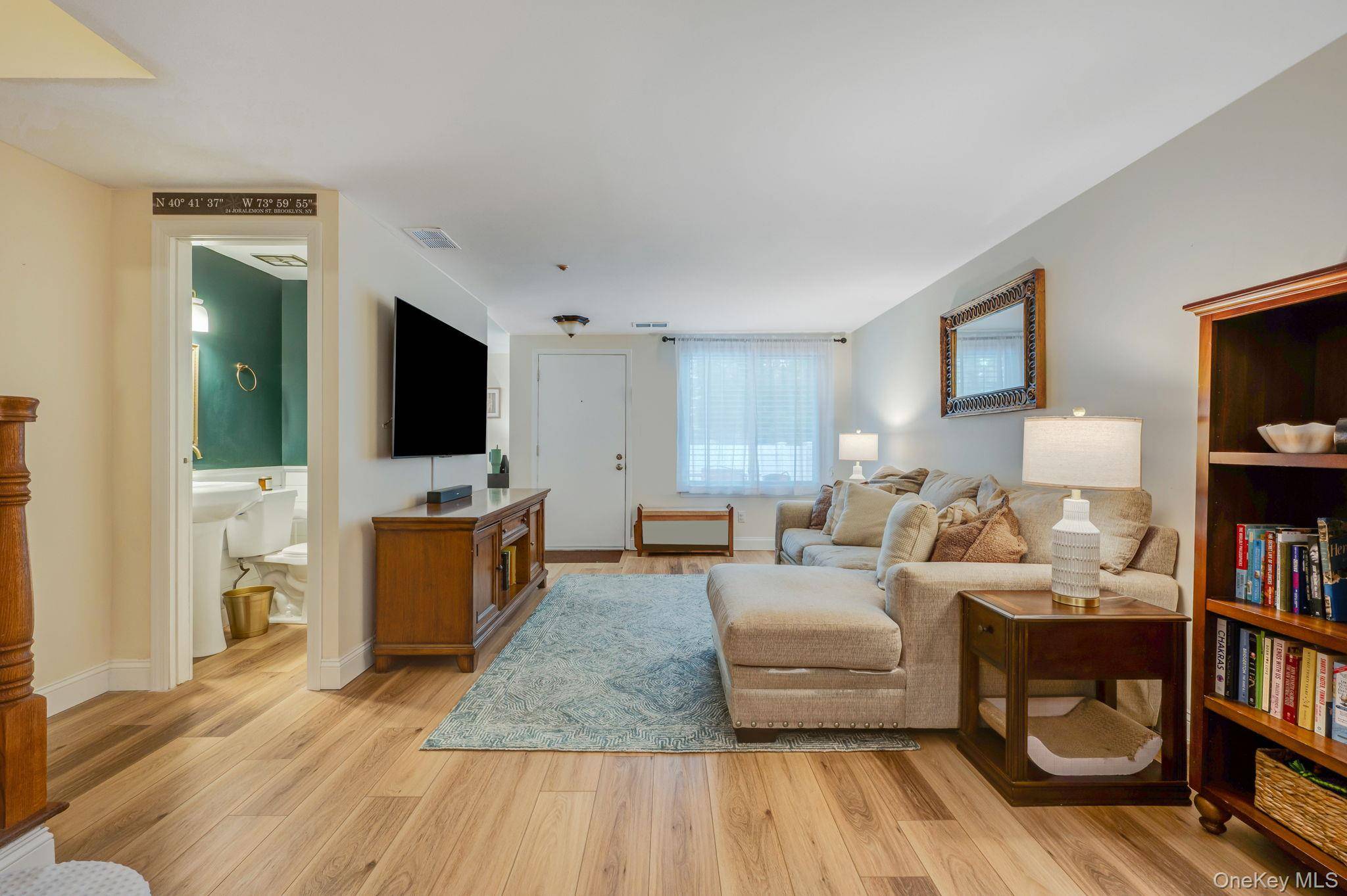 2 Bedroom Home for Sale in Medford - New York - USA - 2
