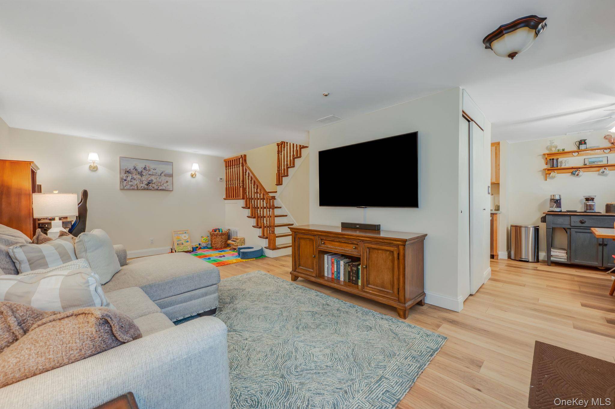 2 Bedroom Home for Sale in Medford - New York - USA - 3