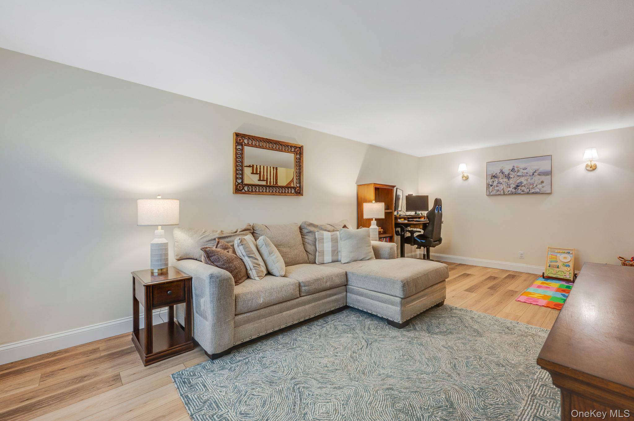 2 Bedroom Home for Sale in Medford - New York - USA - 4